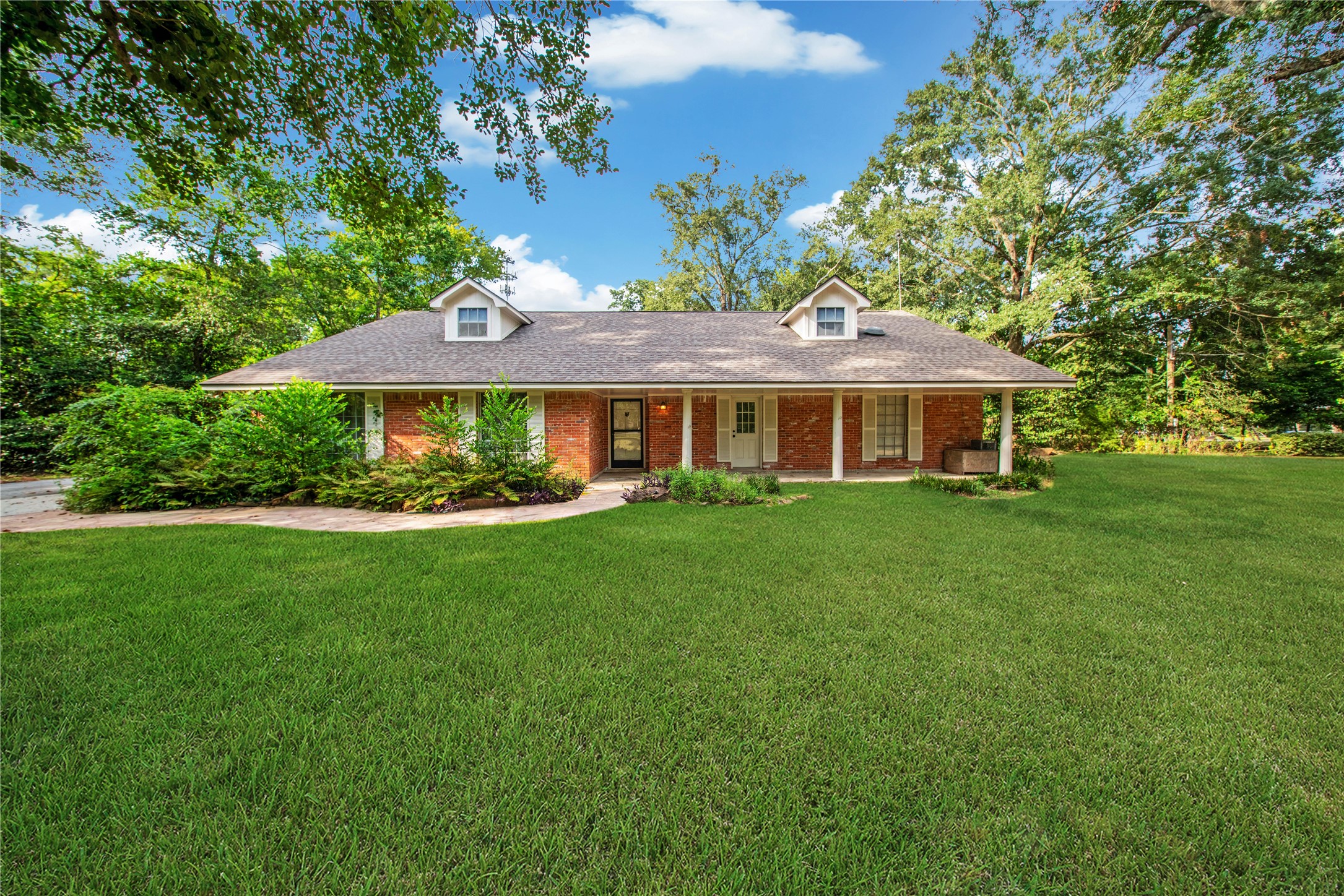 8726 Dogwood Drive Property Photo 1