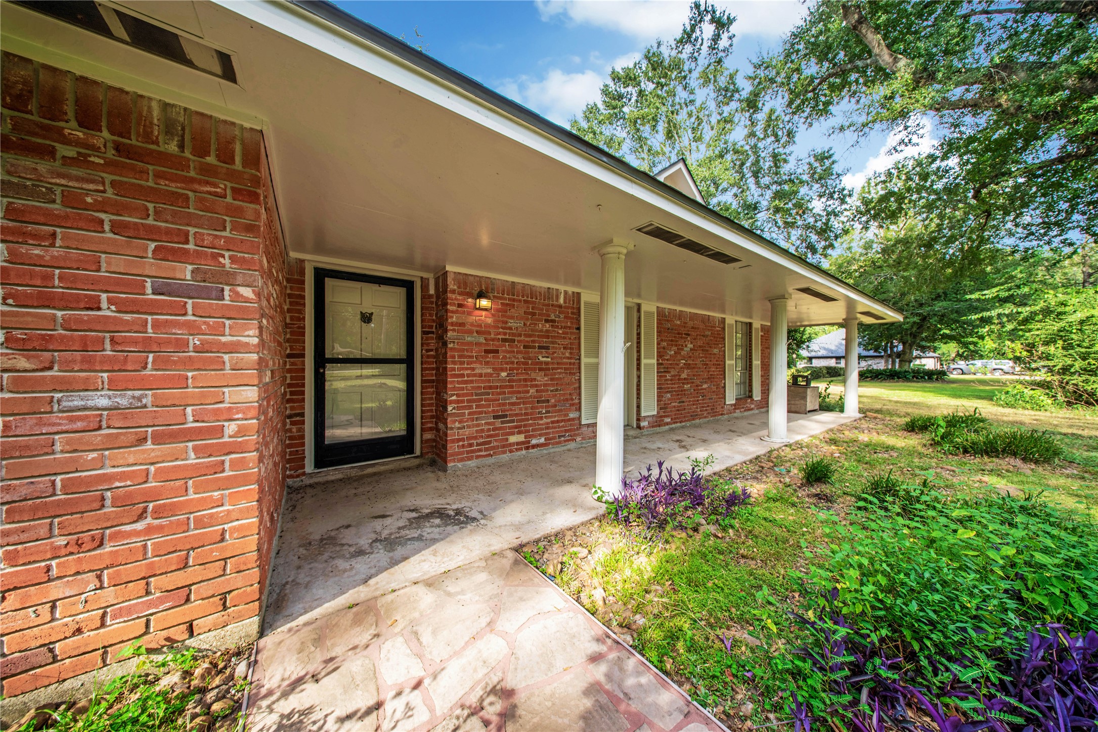 8726 Dogwood Drive Property Photo 3