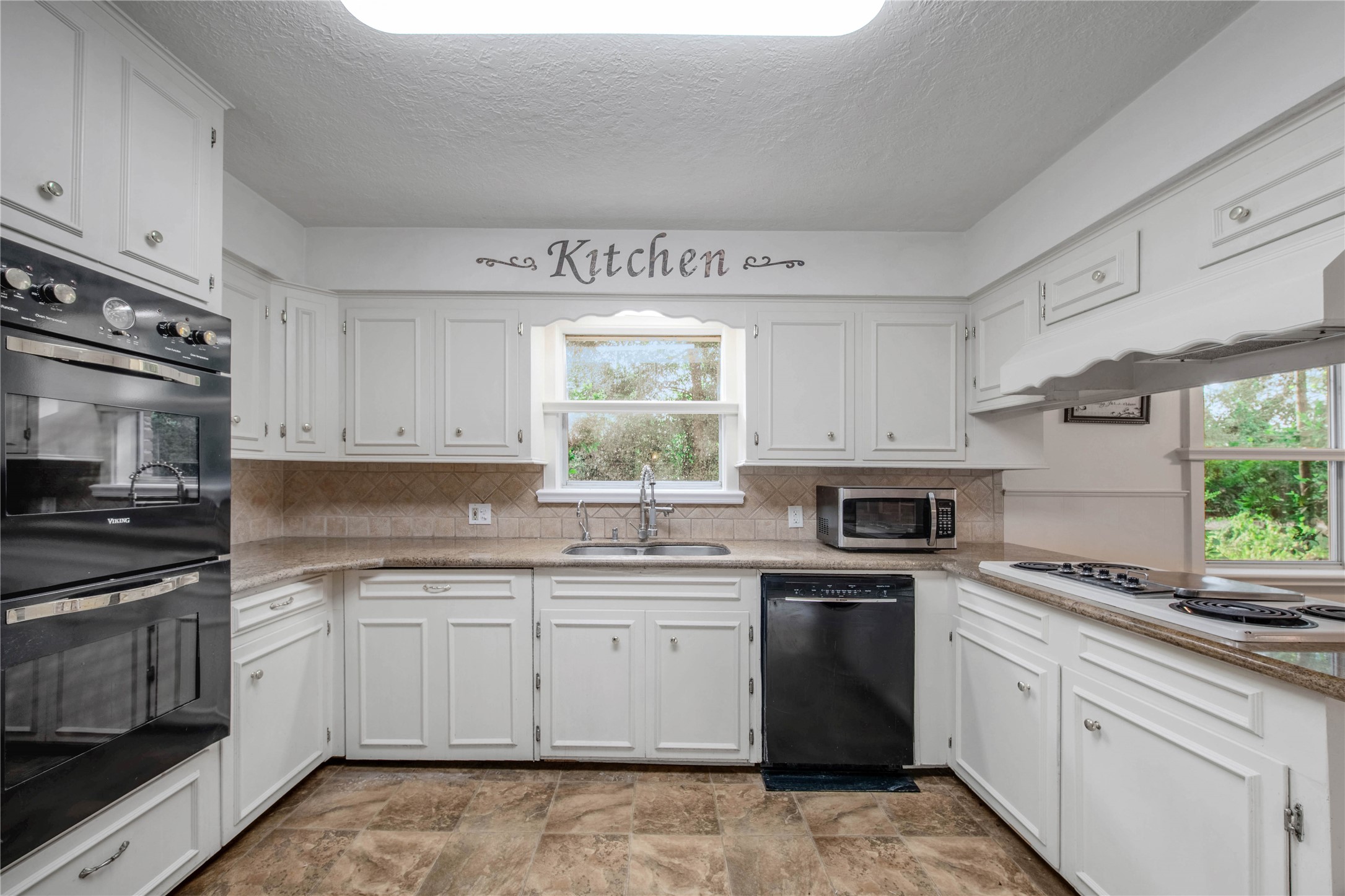 8726 Dogwood Drive Property Photo 11