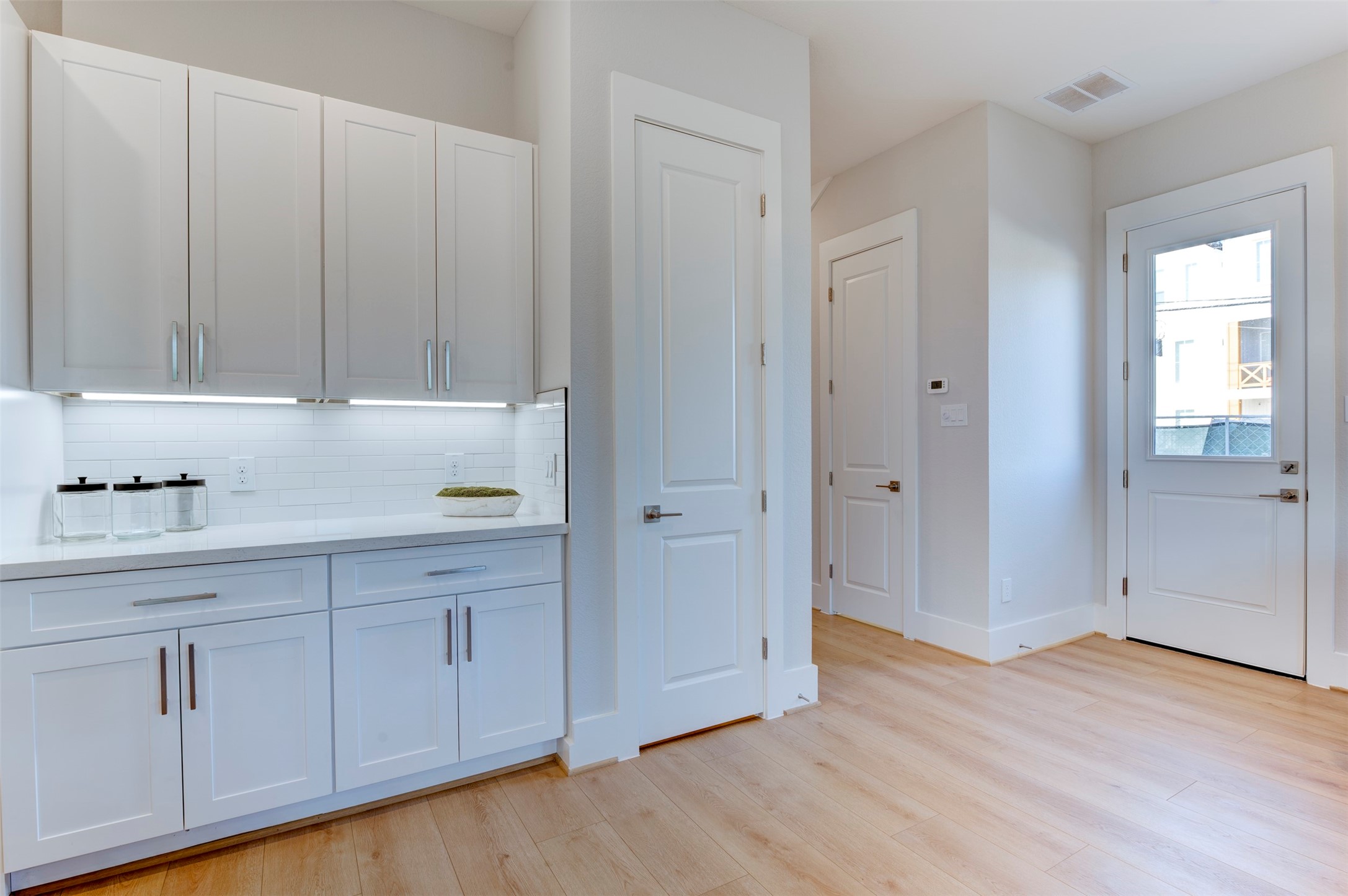 5128 Rosslyn Road Property Photo 15