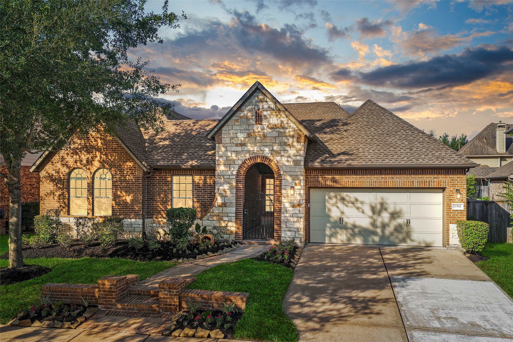 11911 Moonlit Falls Drive Property Photo 1