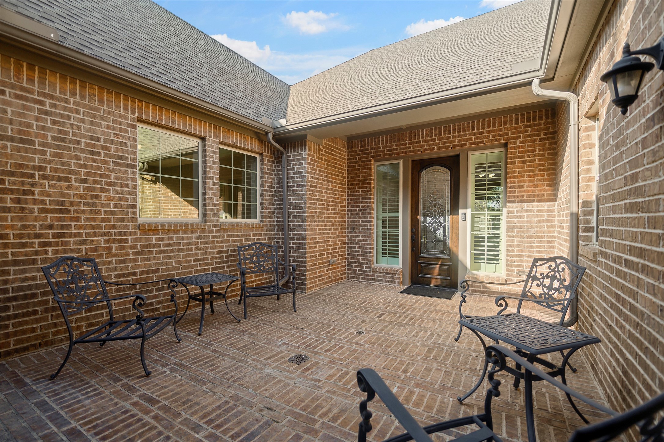11911 Moonlit Falls Drive Property Photo 3