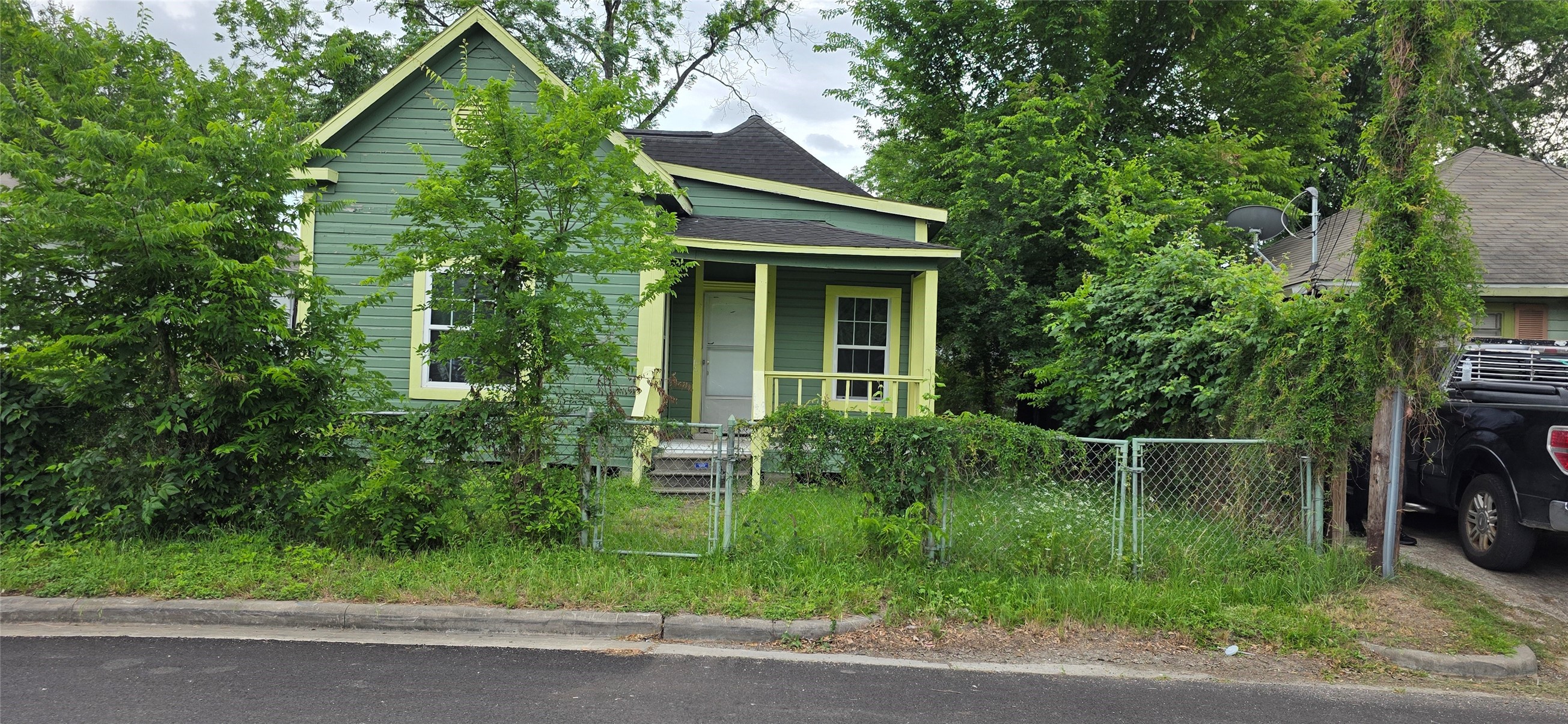 1426 E 36th Street Property Photo 1