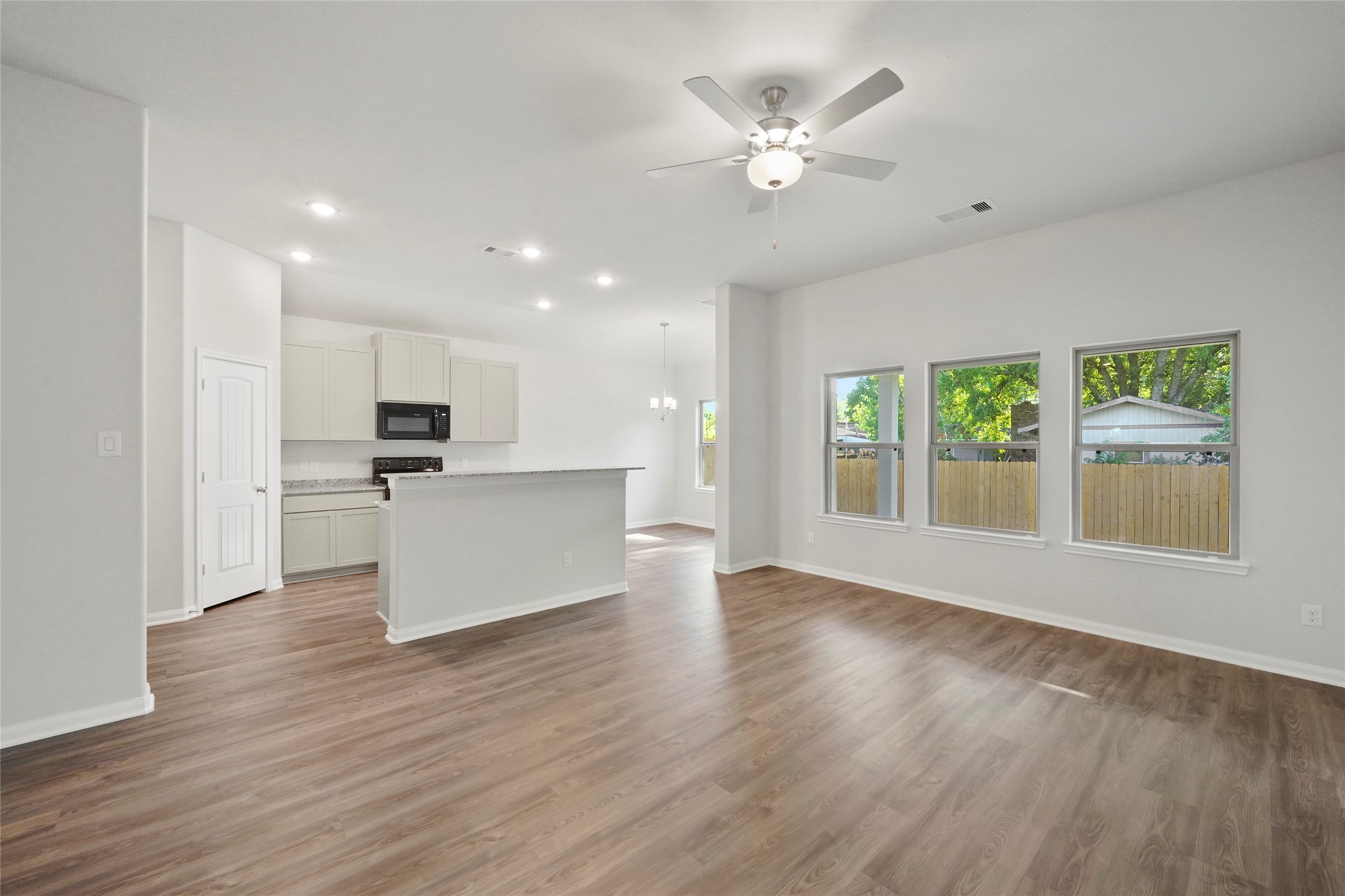 611 Burkett Street Property Photo 4