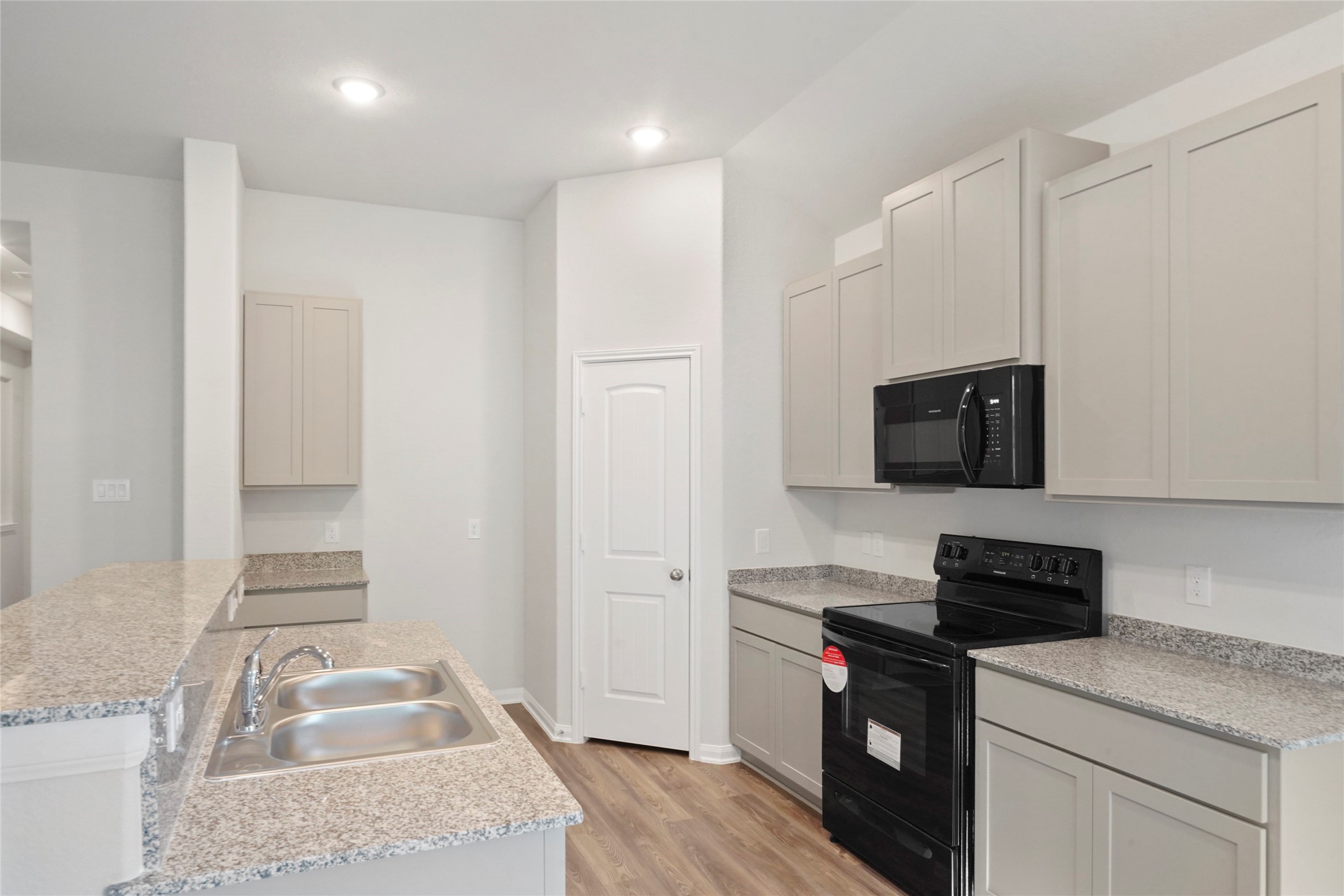 611 Burkett Street Property Photo 10
