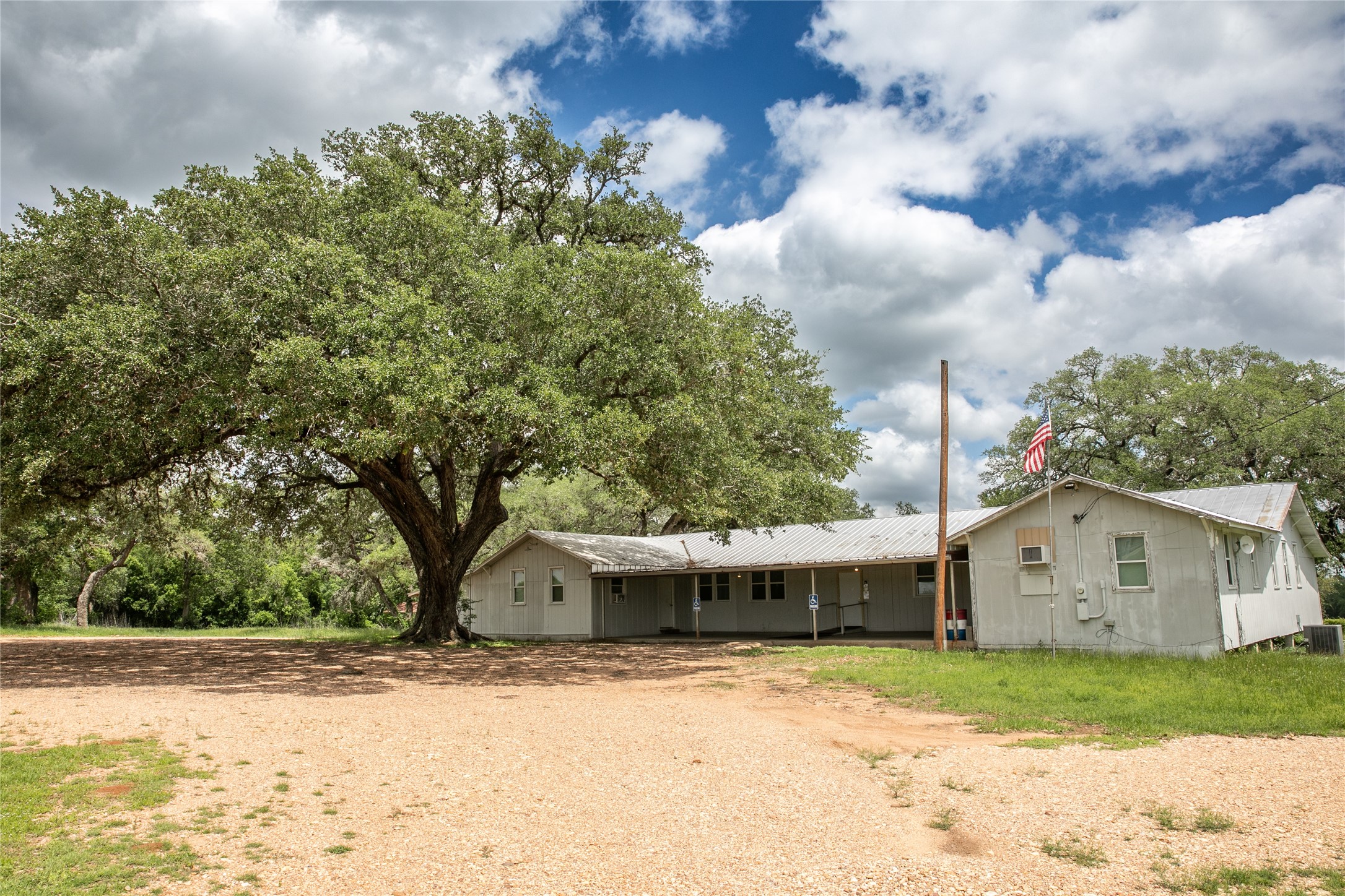 1503 N State Highway 237 Property Photo