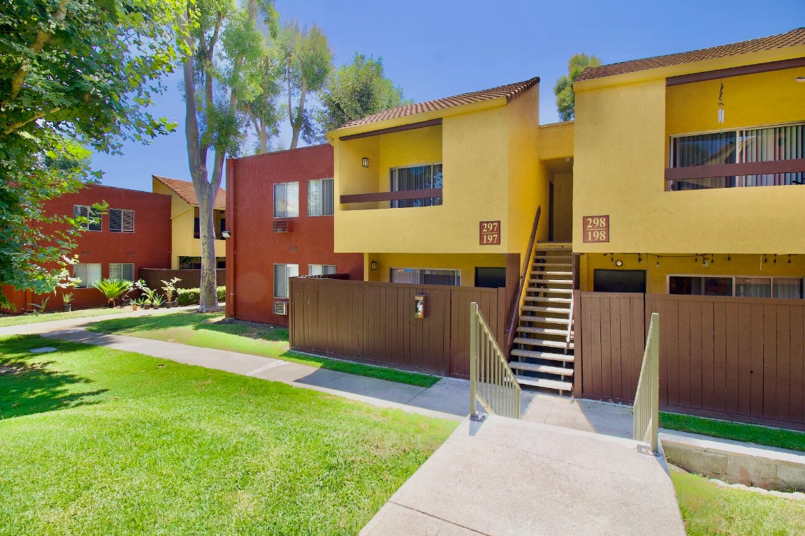 2600 S Azusa Ave Property Photo 4