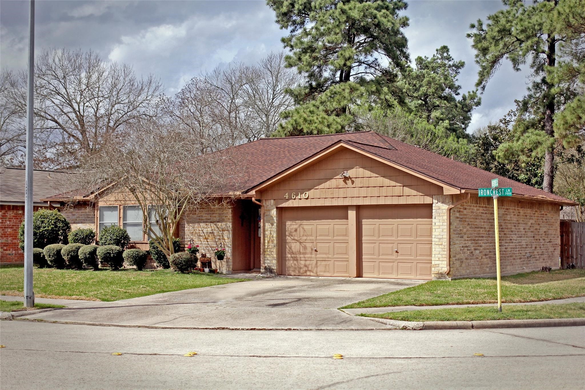 4610 Rivertree Lane Property Photo 1