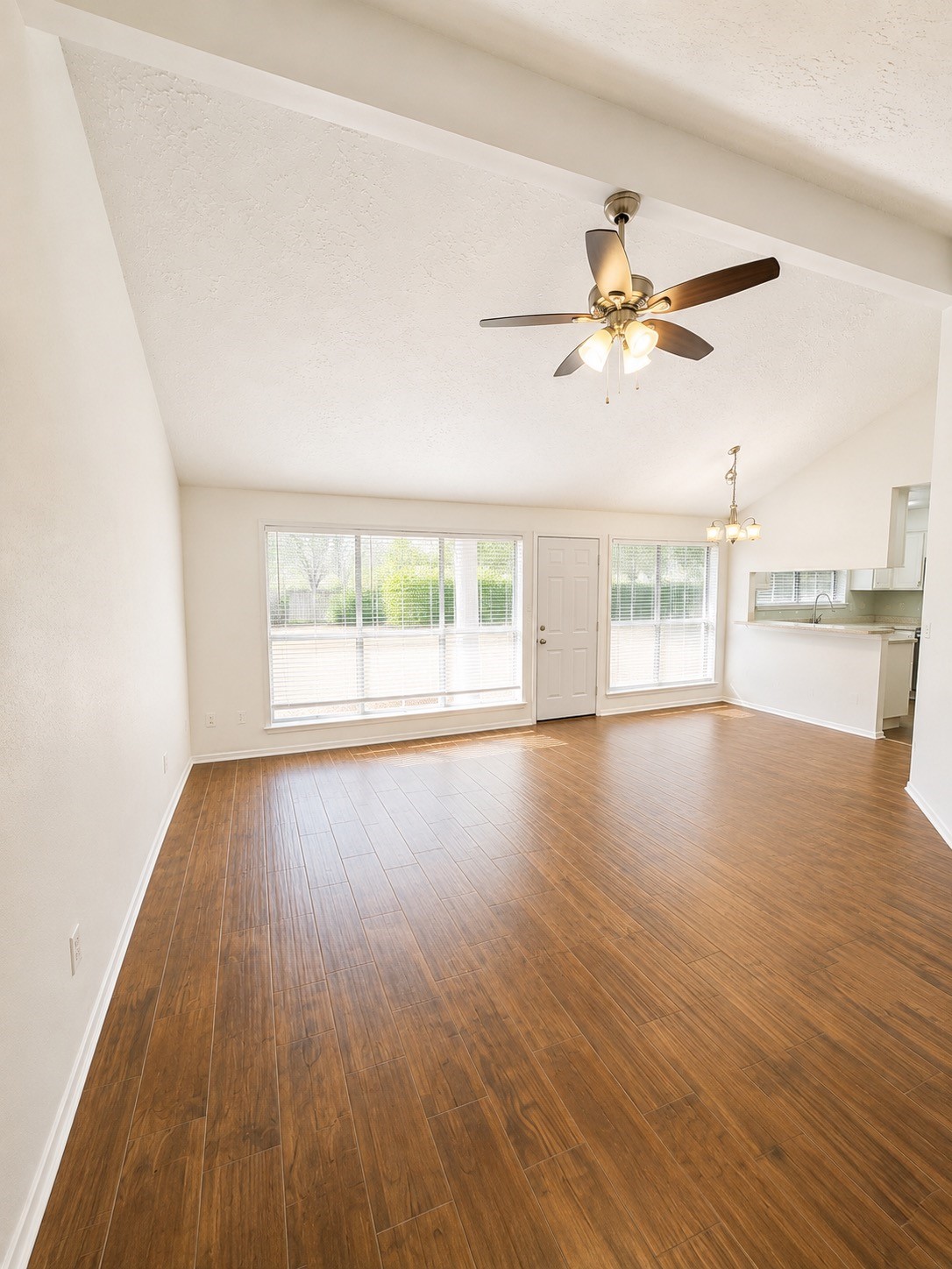 4610 Rivertree Lane Property Photo 4
