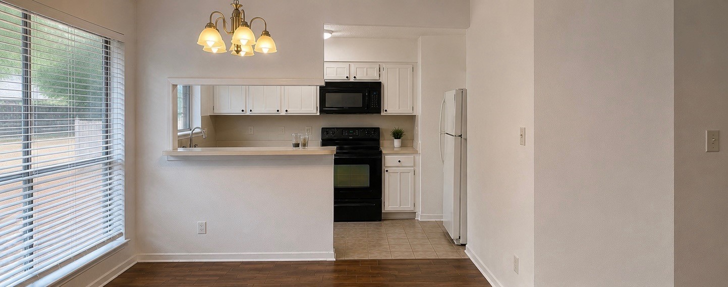 4610 Rivertree Lane Property Photo 7