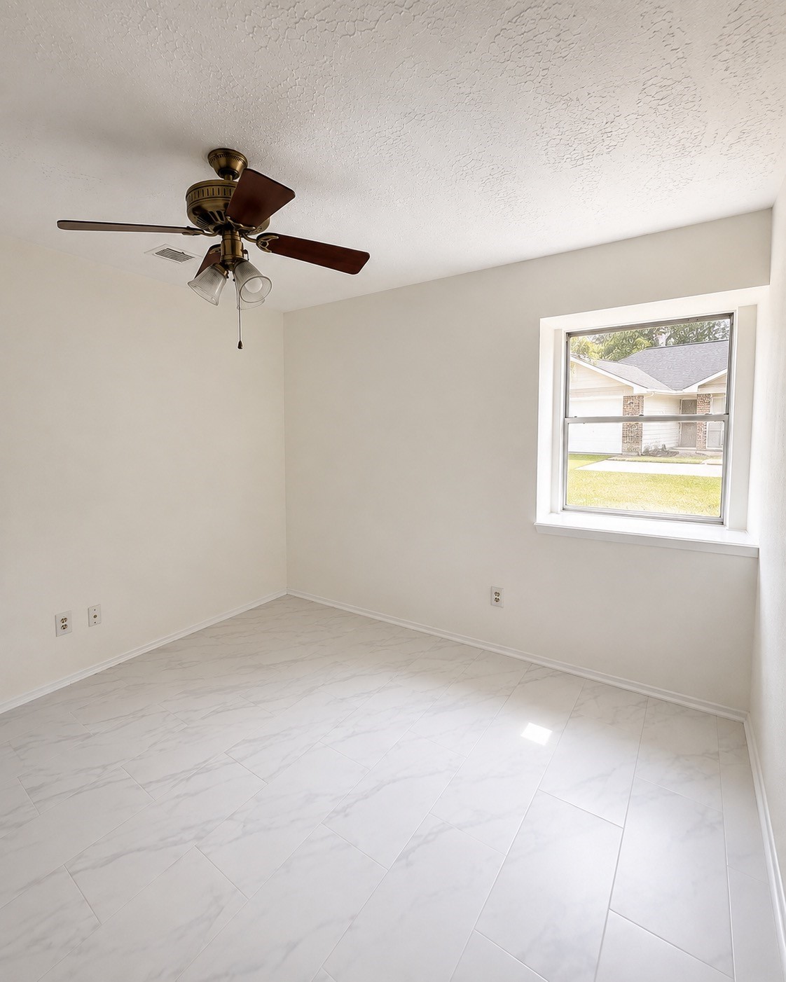4610 Rivertree Lane Property Photo 12