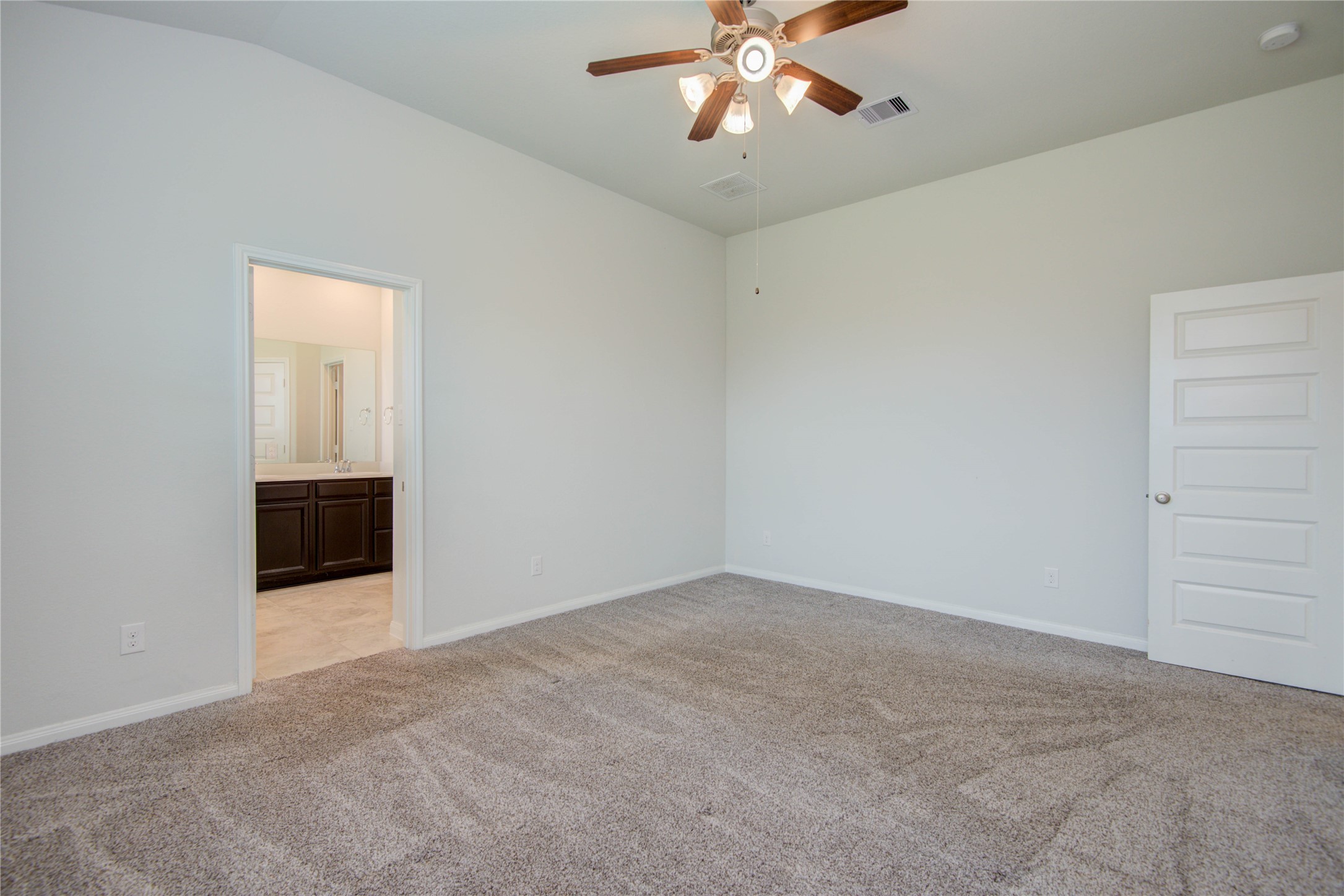 2425 Temple Crag Drive Property Photo 16