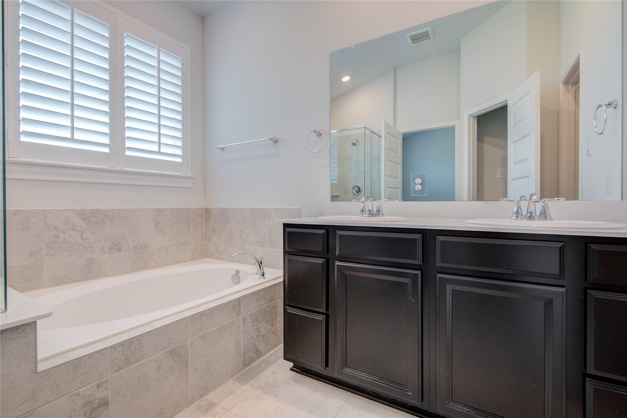 2425 Temple Crag Drive Property Photo 17