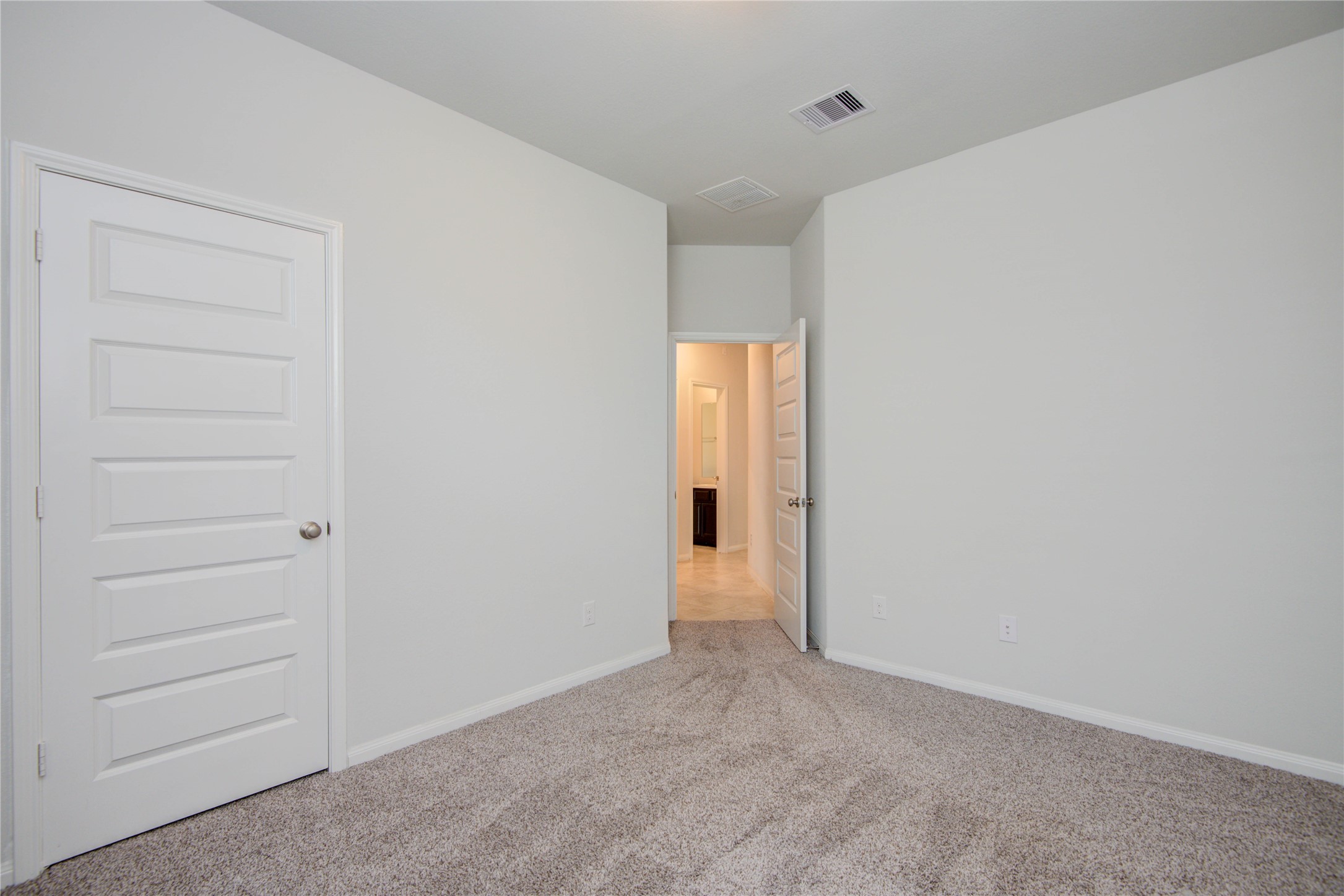 2425 Temple Crag Drive Property Photo 23