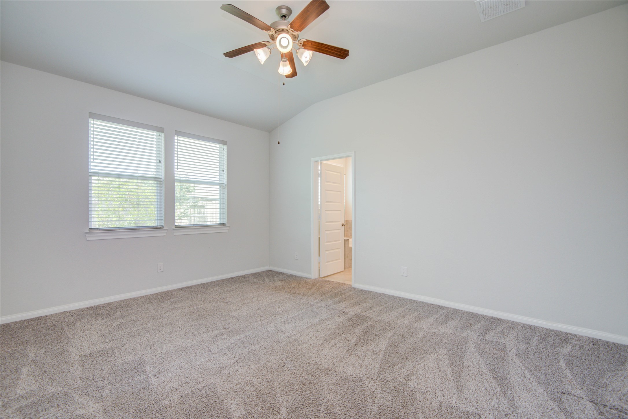 2425 Temple Crag Drive Property Photo 26