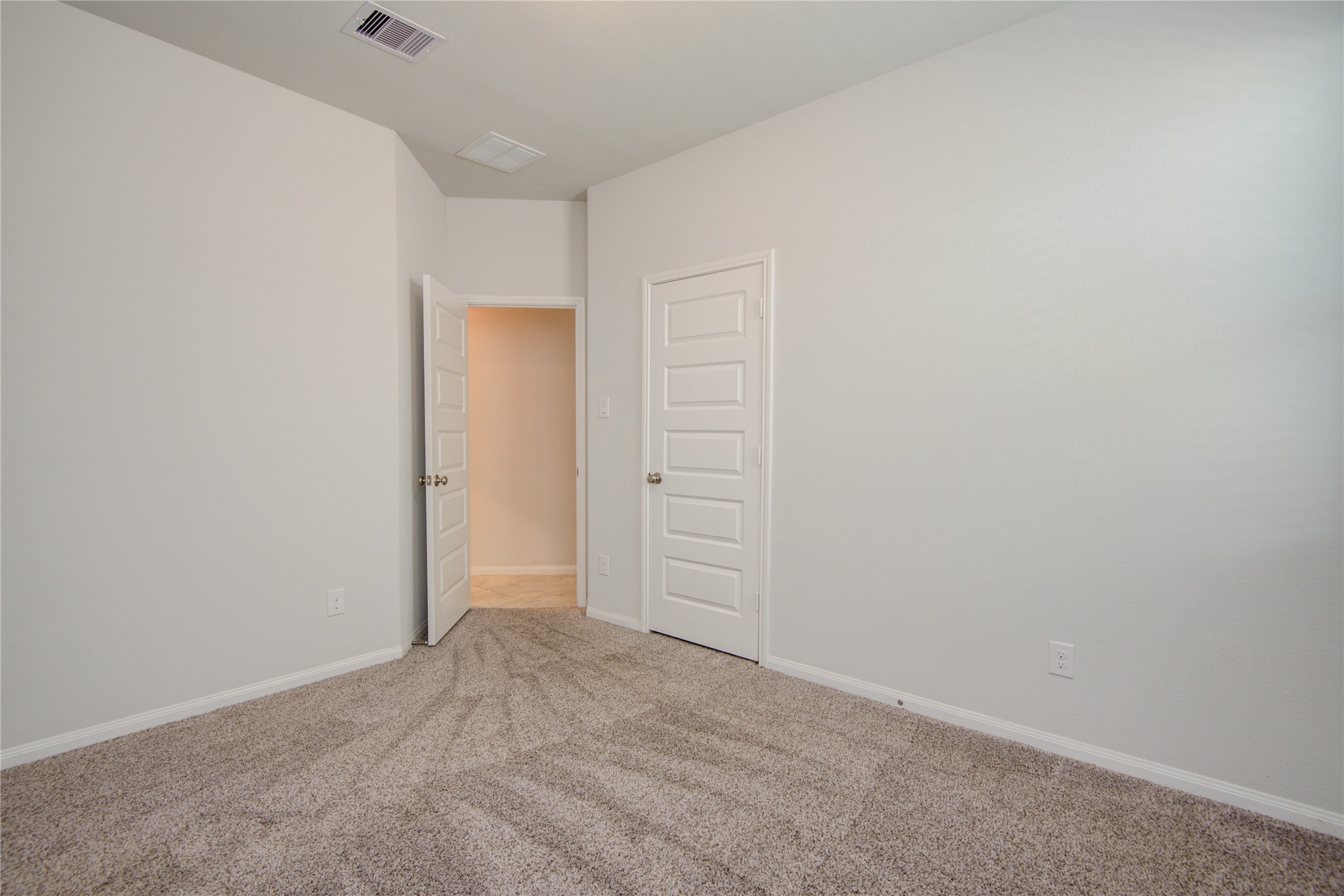 2425 Temple Crag Drive Property Photo 27