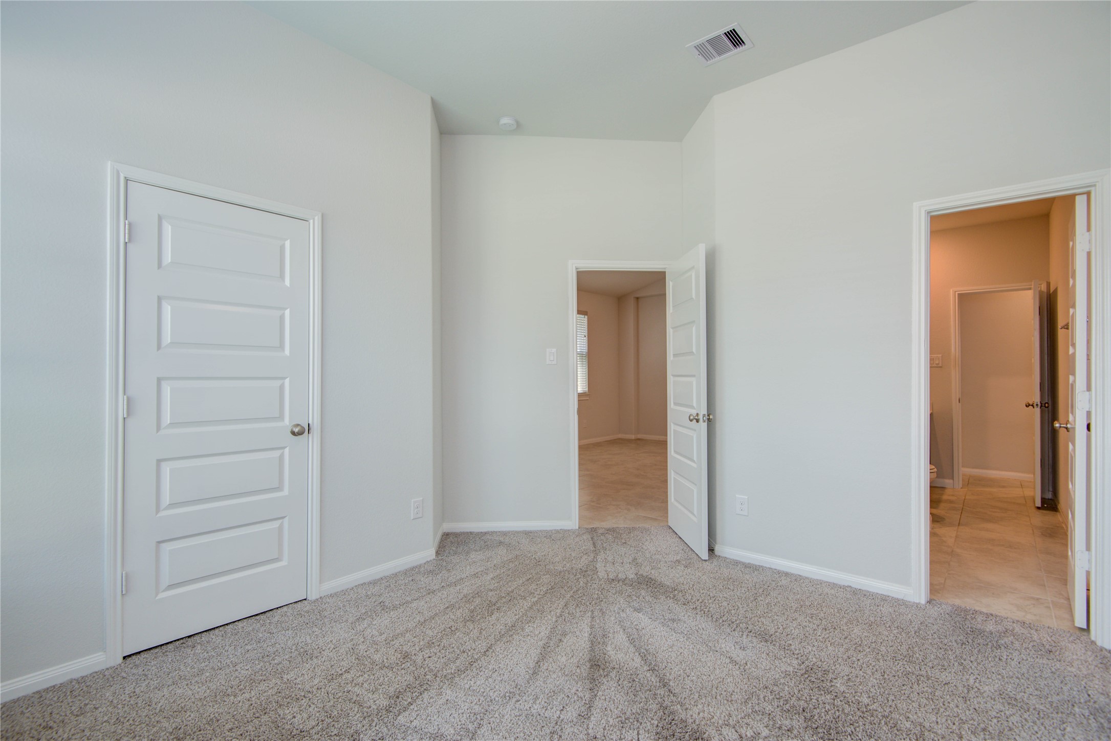 2425 Temple Crag Drive Property Photo 28