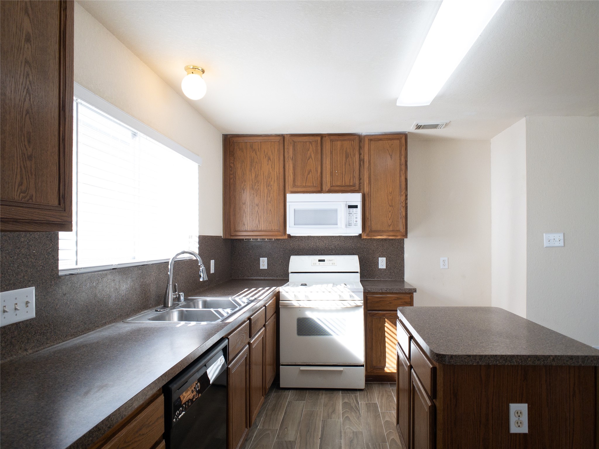21843 Grassy Hill Lane Property Photo 13