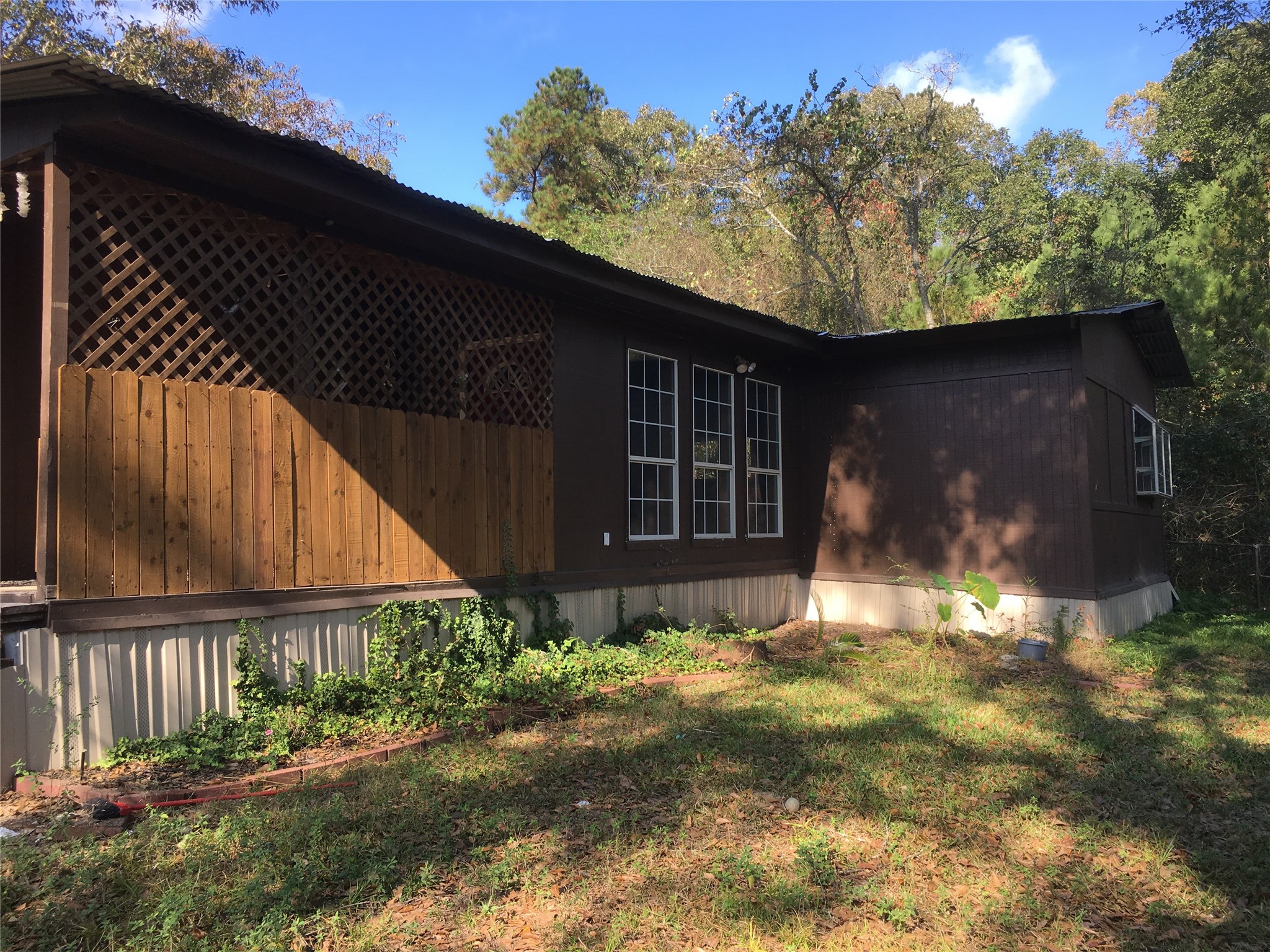 1641 Decker Street Property Photo 2