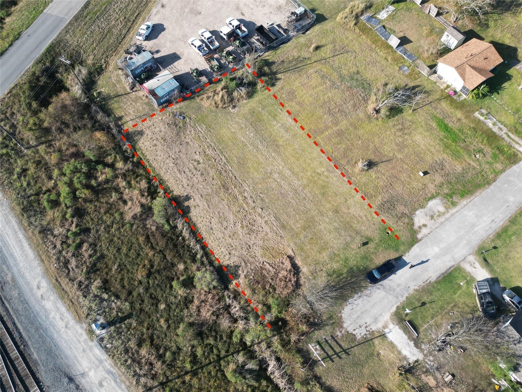 623 S Avenue G Property Photo 5