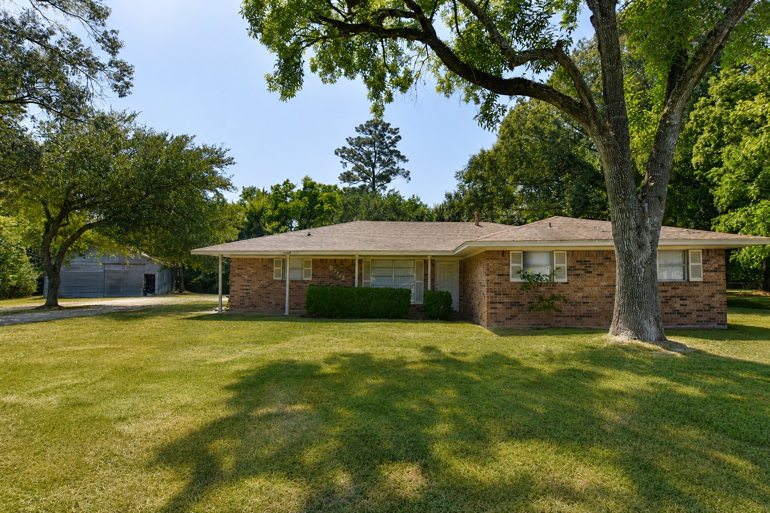 5723 Fm 2100 Road Property Photo 1