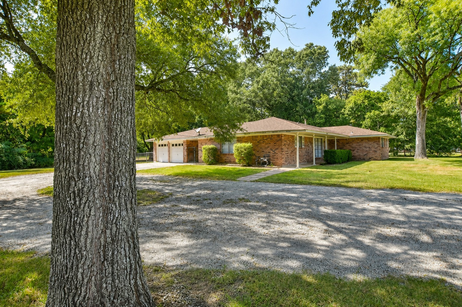 5723 Fm 2100 Road Property Photo 3