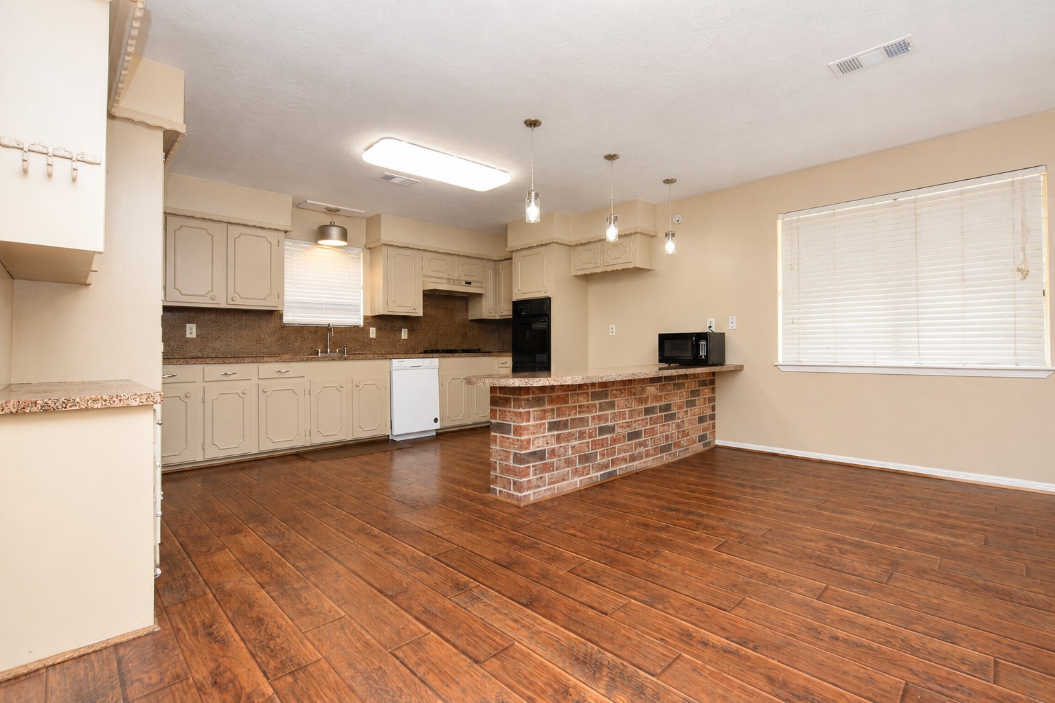 5723 Fm 2100 Road Property Photo 10
