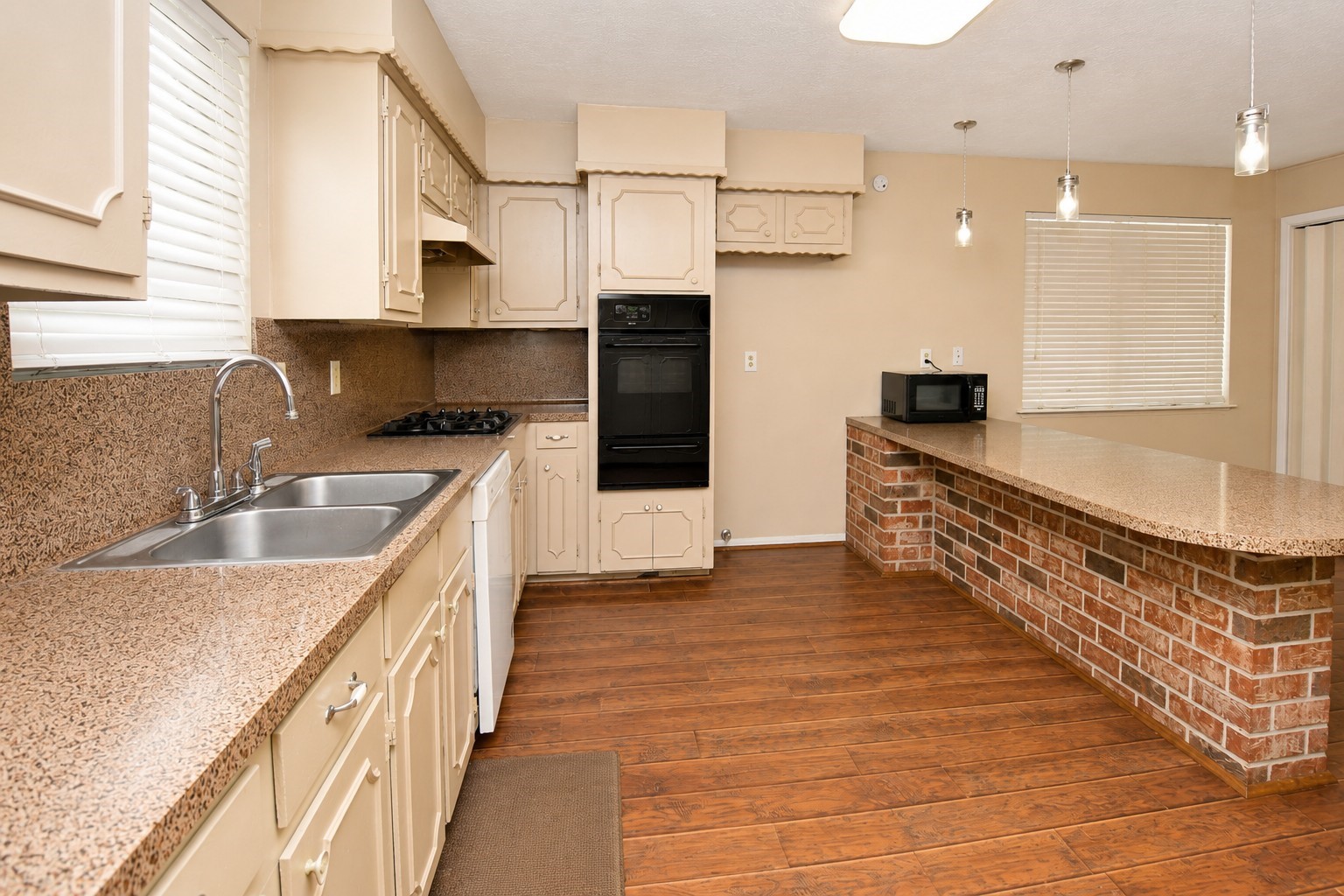 5723 Fm 2100 Road Property Photo 11