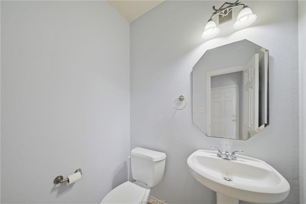 6915 Appomattox Drive Property Photo 16