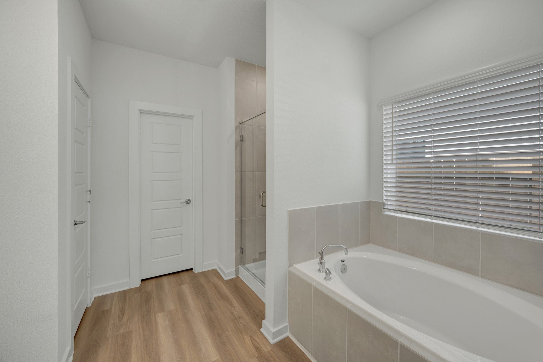 10607 Annex Avenue Property Photo 20
