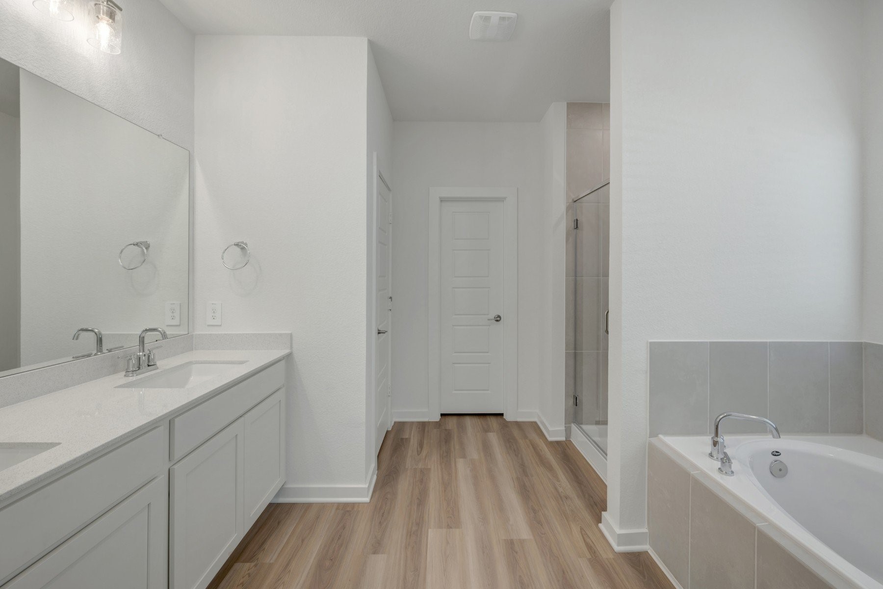 10607 Annex Avenue Property Photo 21
