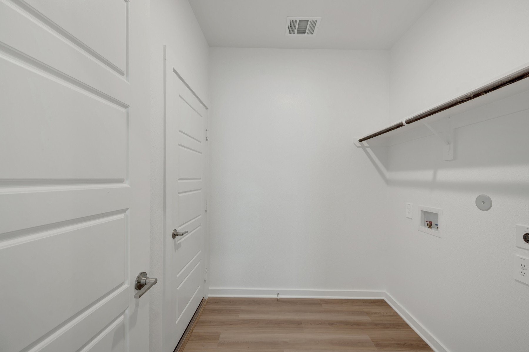 10607 Annex Avenue Property Photo 31