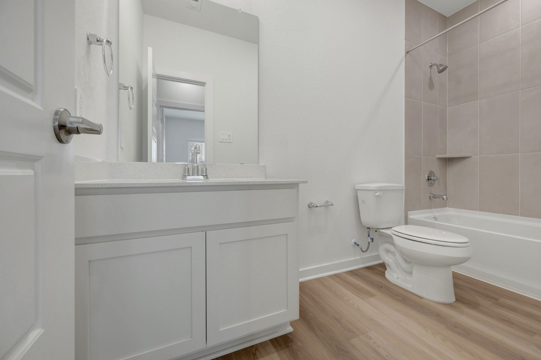 10607 Annex Avenue Property Photo 43