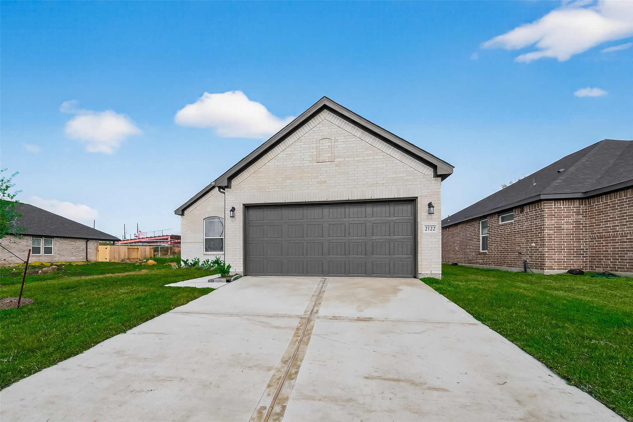 2127 Rosillo Brook Drive Property Photo 4