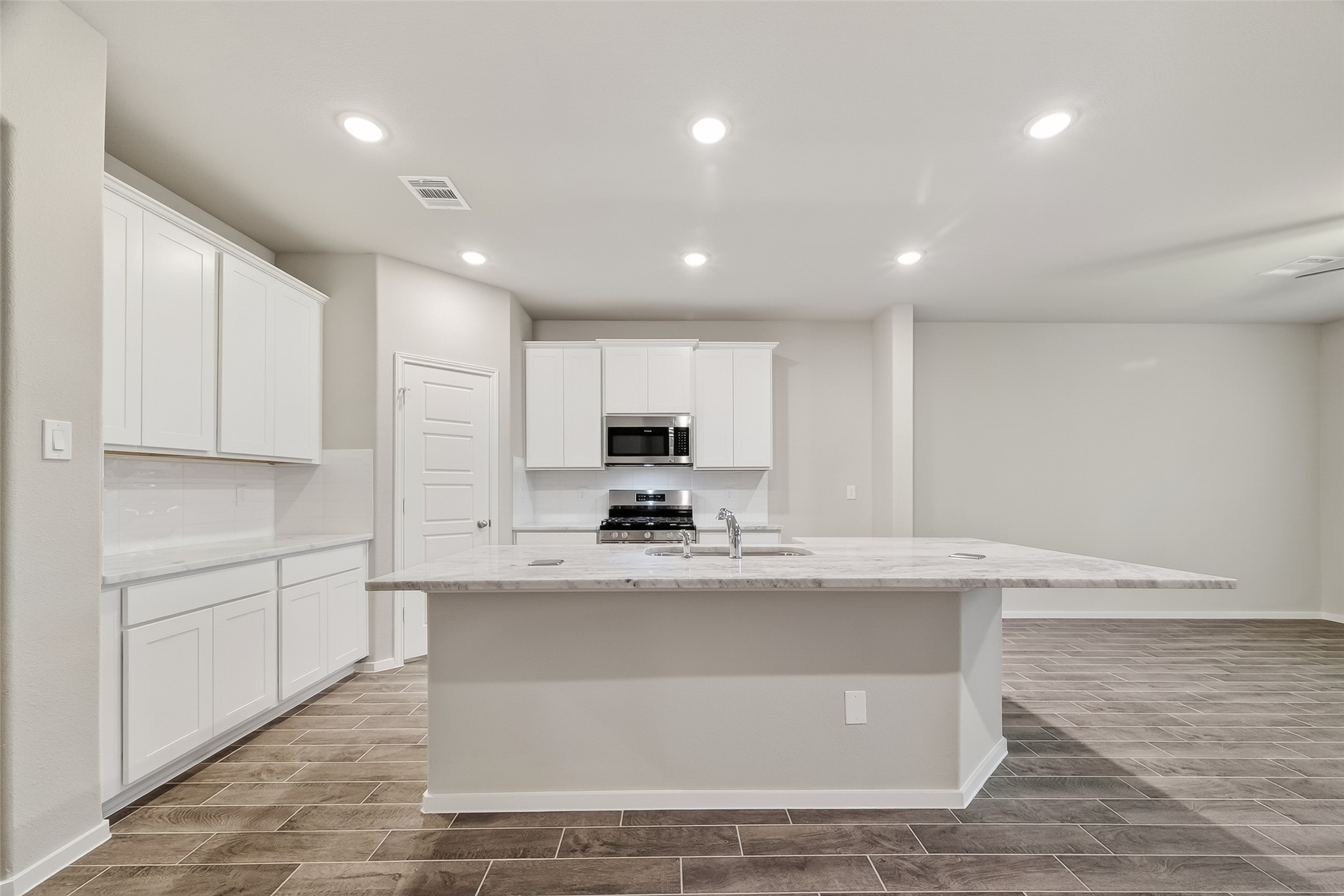 2127 Rosillo Brook Drive Property Photo 11