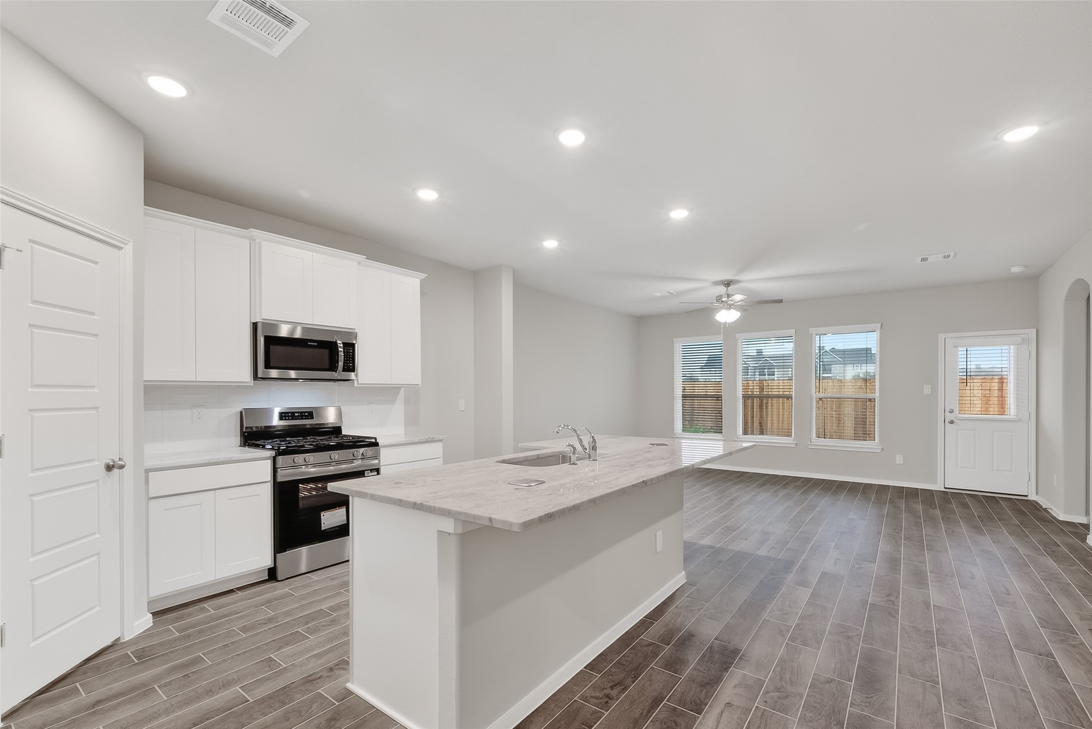2127 Rosillo Brook Drive Property Photo 12