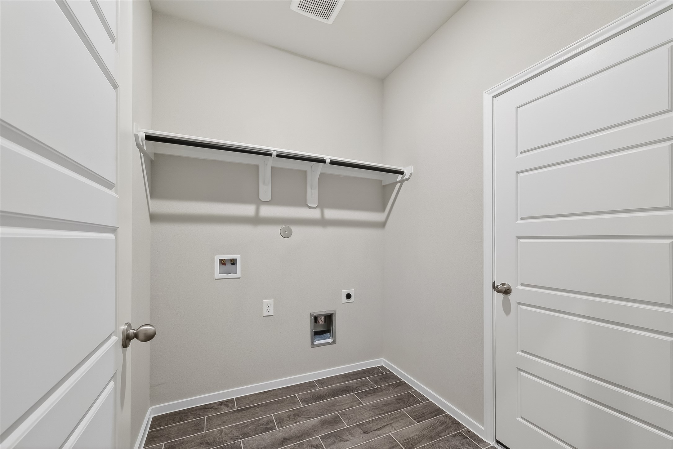 2127 Rosillo Brook Drive Property Photo 27