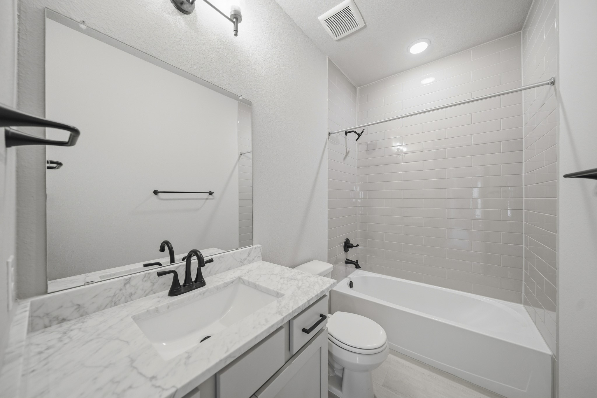 5323 Getty Lane Property Photo 6