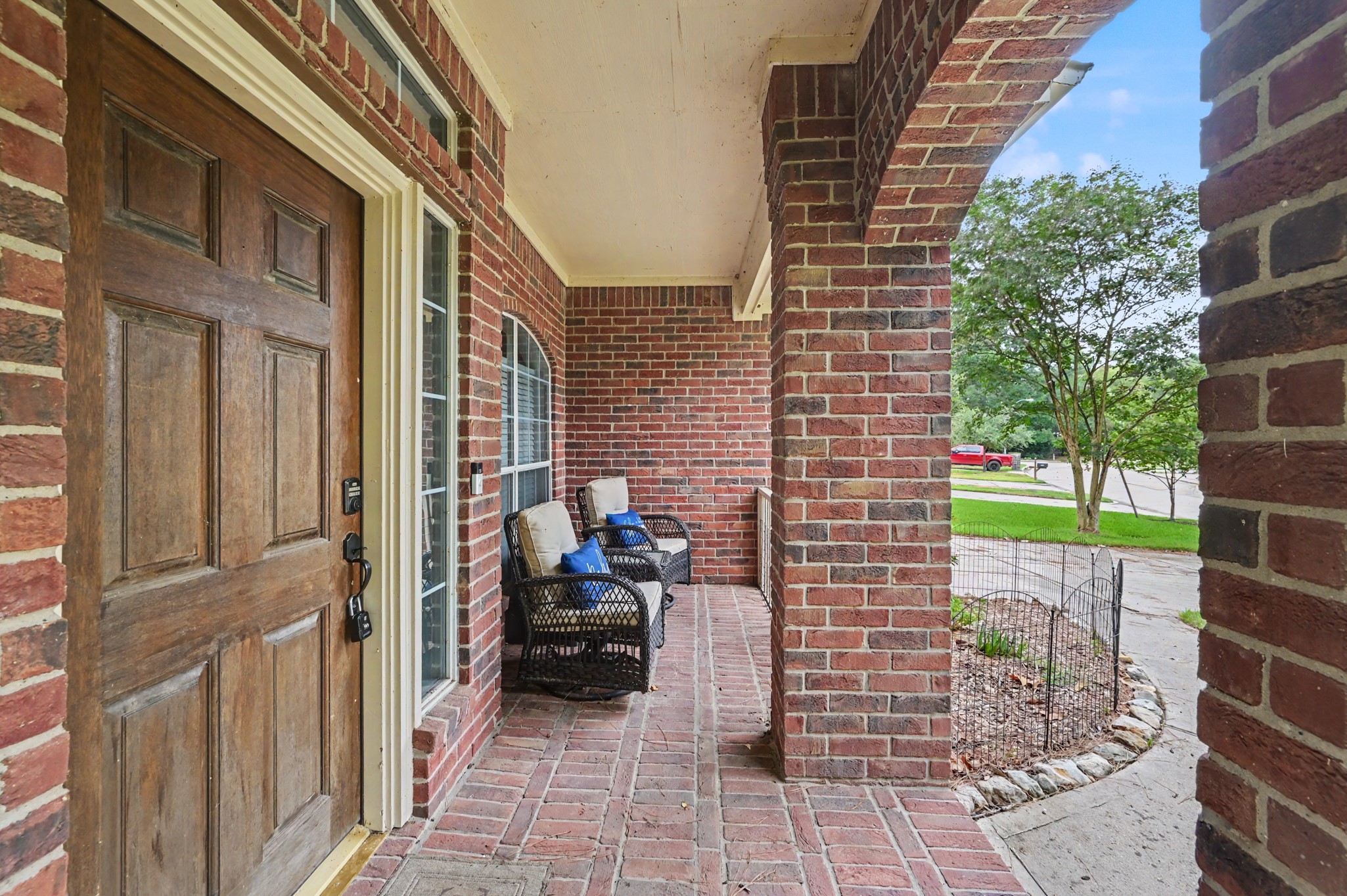 11318 Twain Drive Property Photo 2