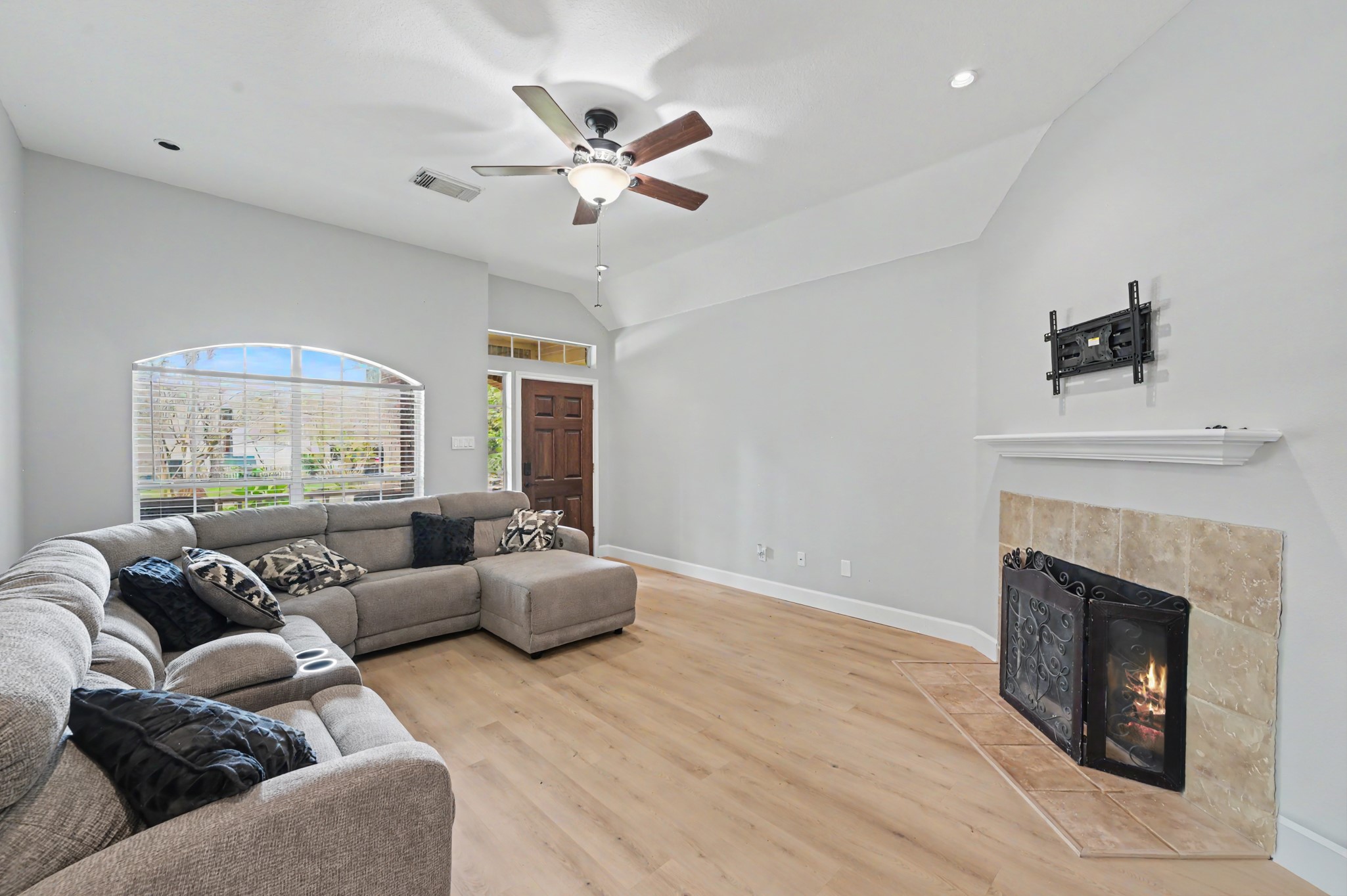11318 Twain Drive Property Photo 4
