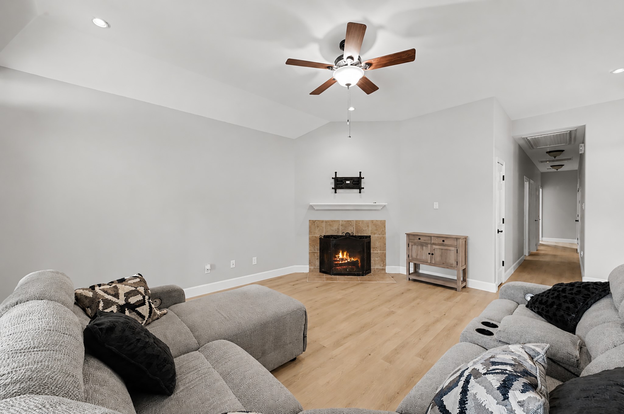 11318 Twain Drive Property Photo 5