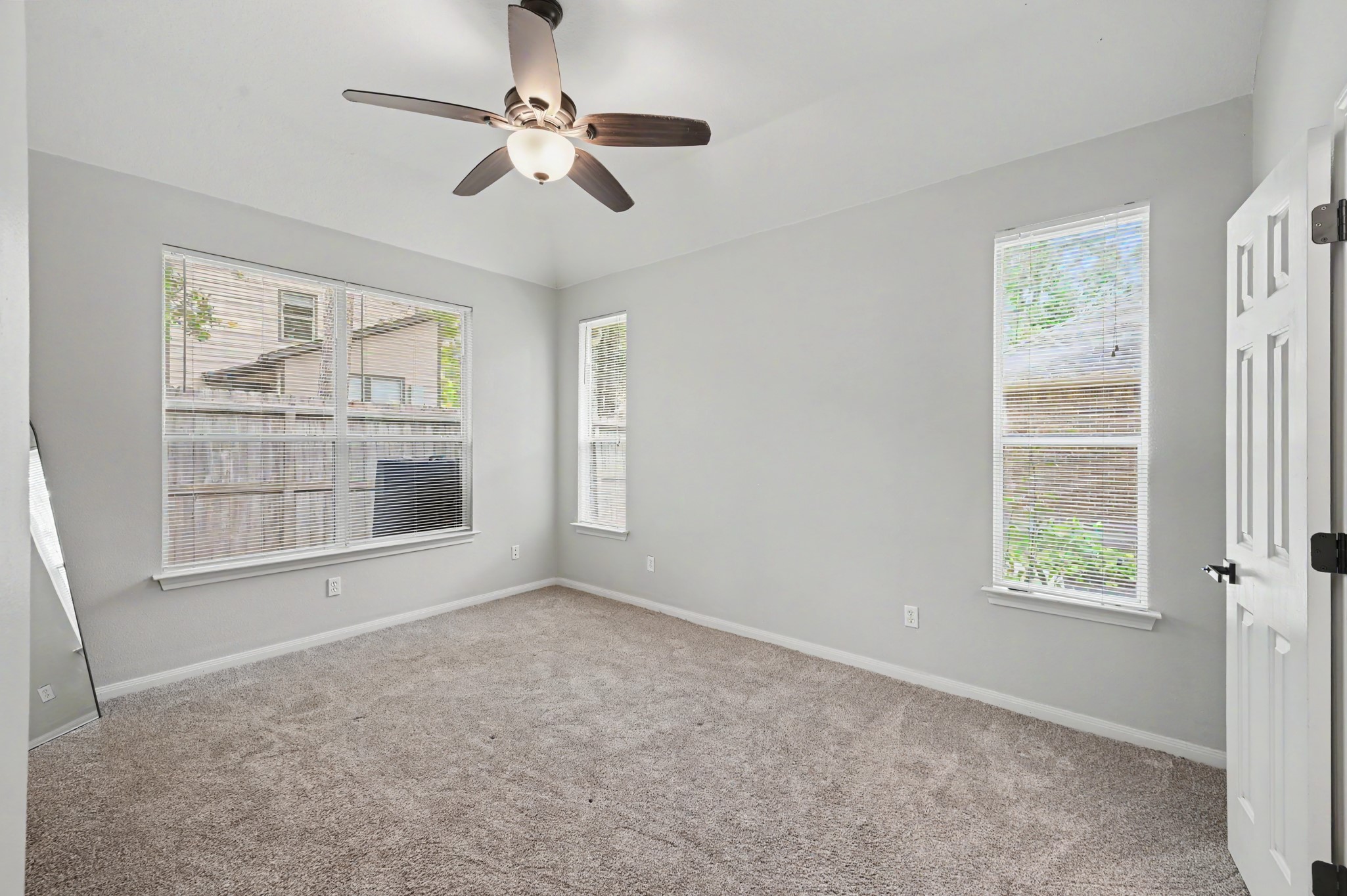 11318 Twain Drive Property Photo 12