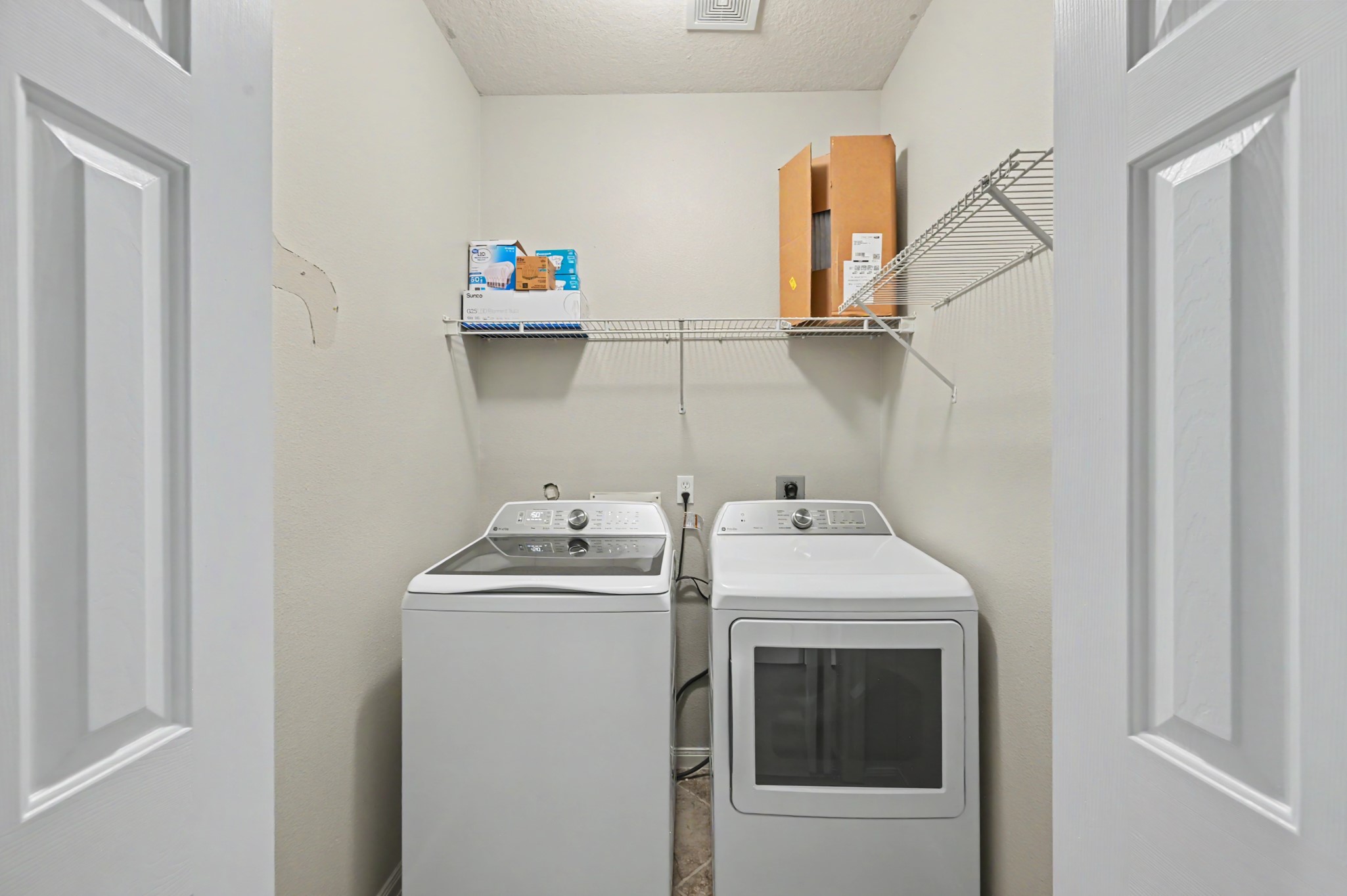 11318 Twain Drive Property Photo 14