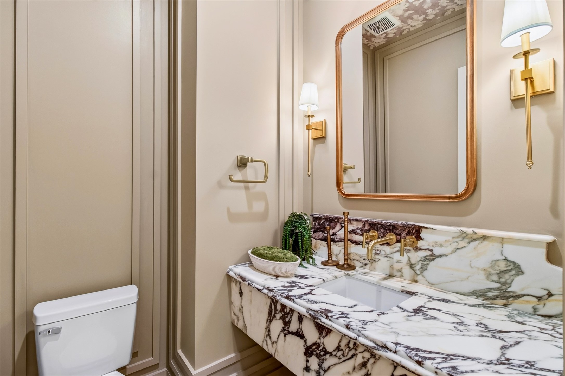 1109 Tabor Street Property Photo 14