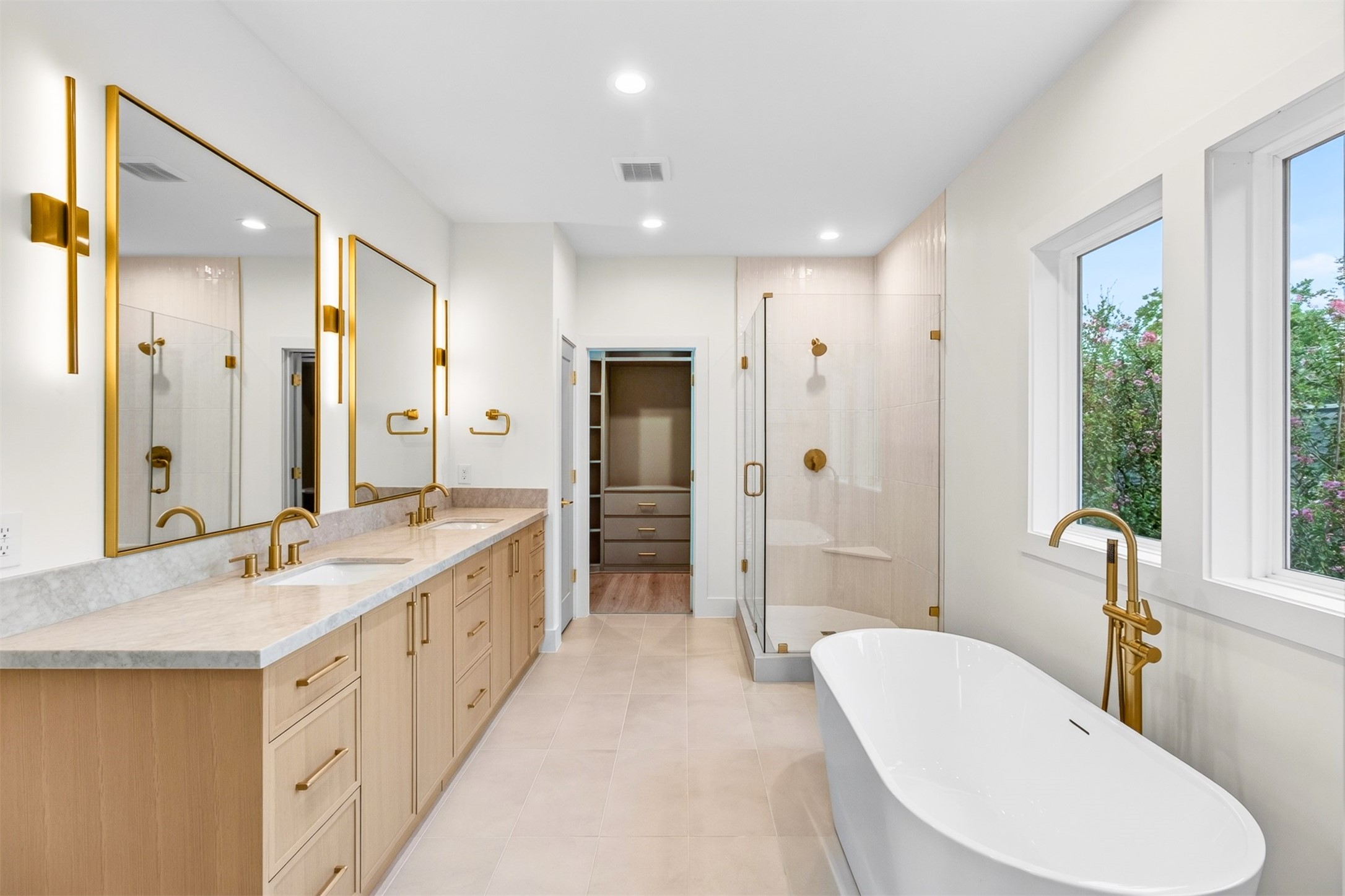 1109 Tabor Street Property Photo 26