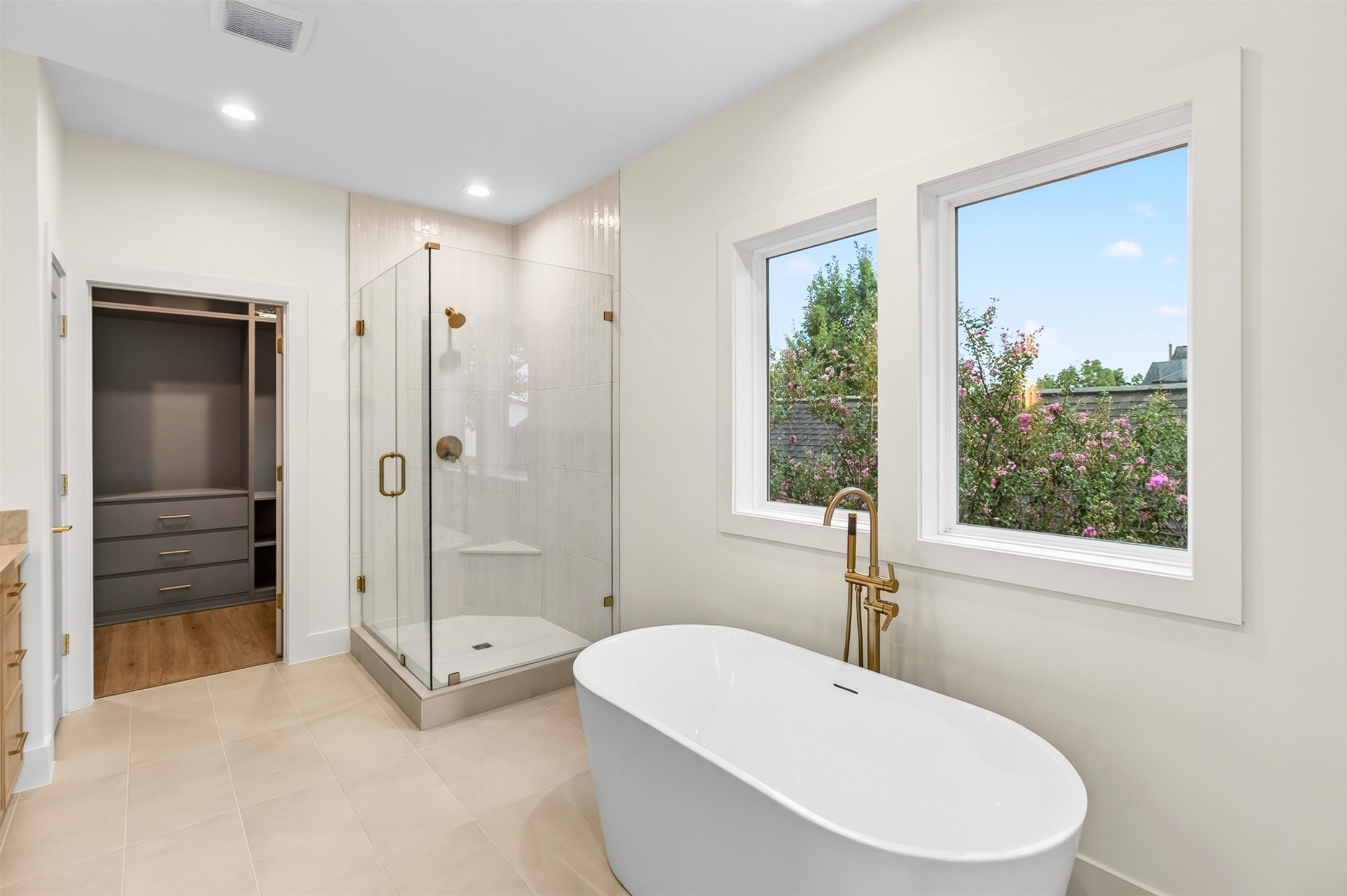 1109 Tabor Street Property Photo 27
