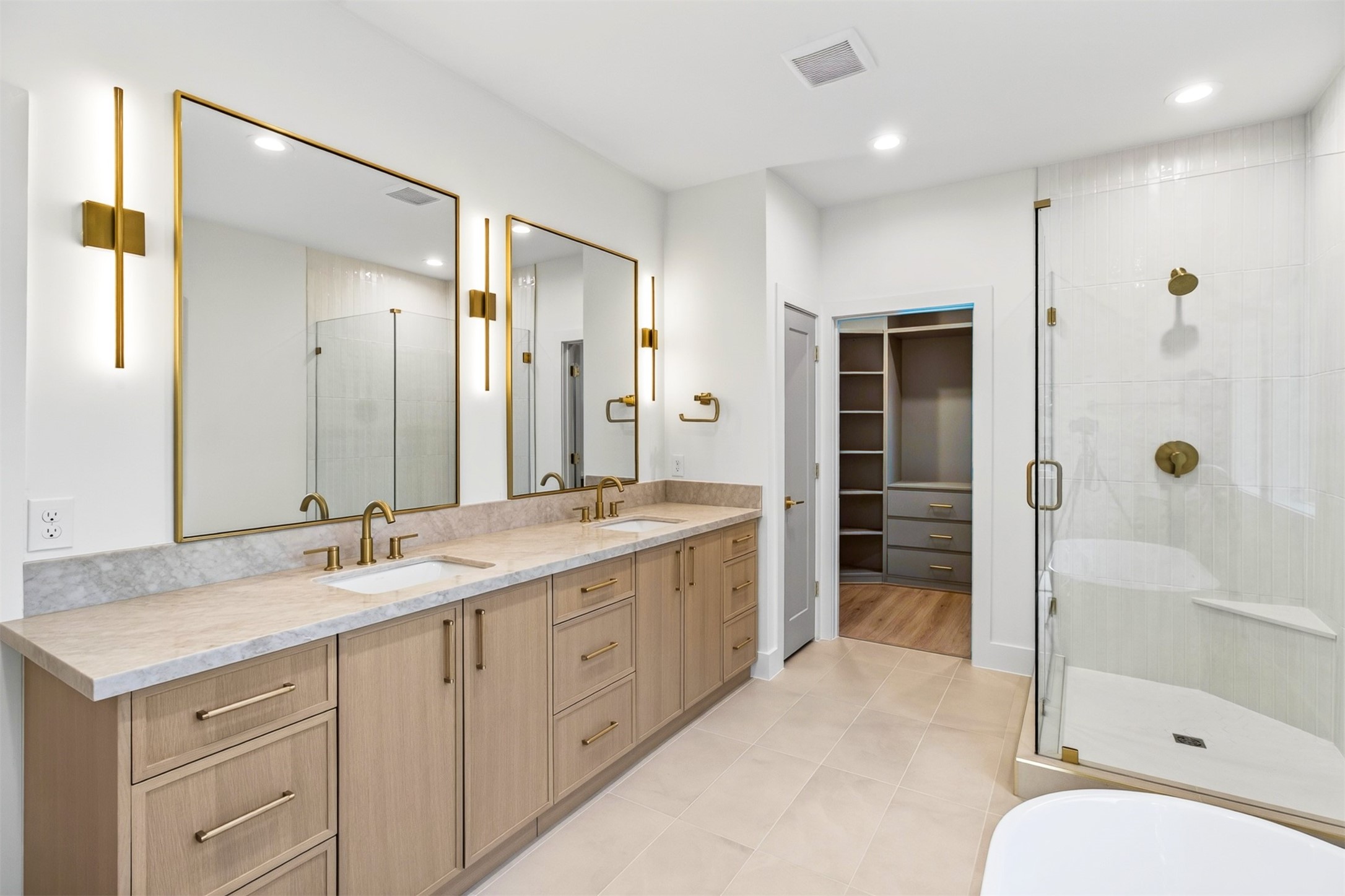 1109 Tabor Street Property Photo 28
