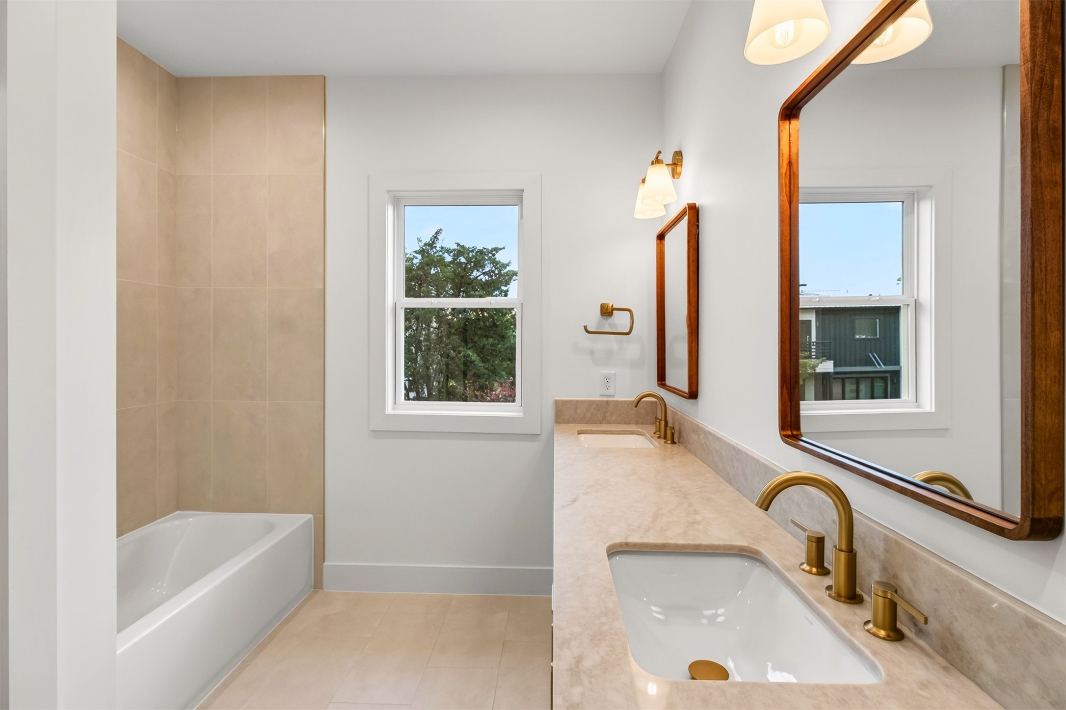 1109 Tabor Street Property Photo 33