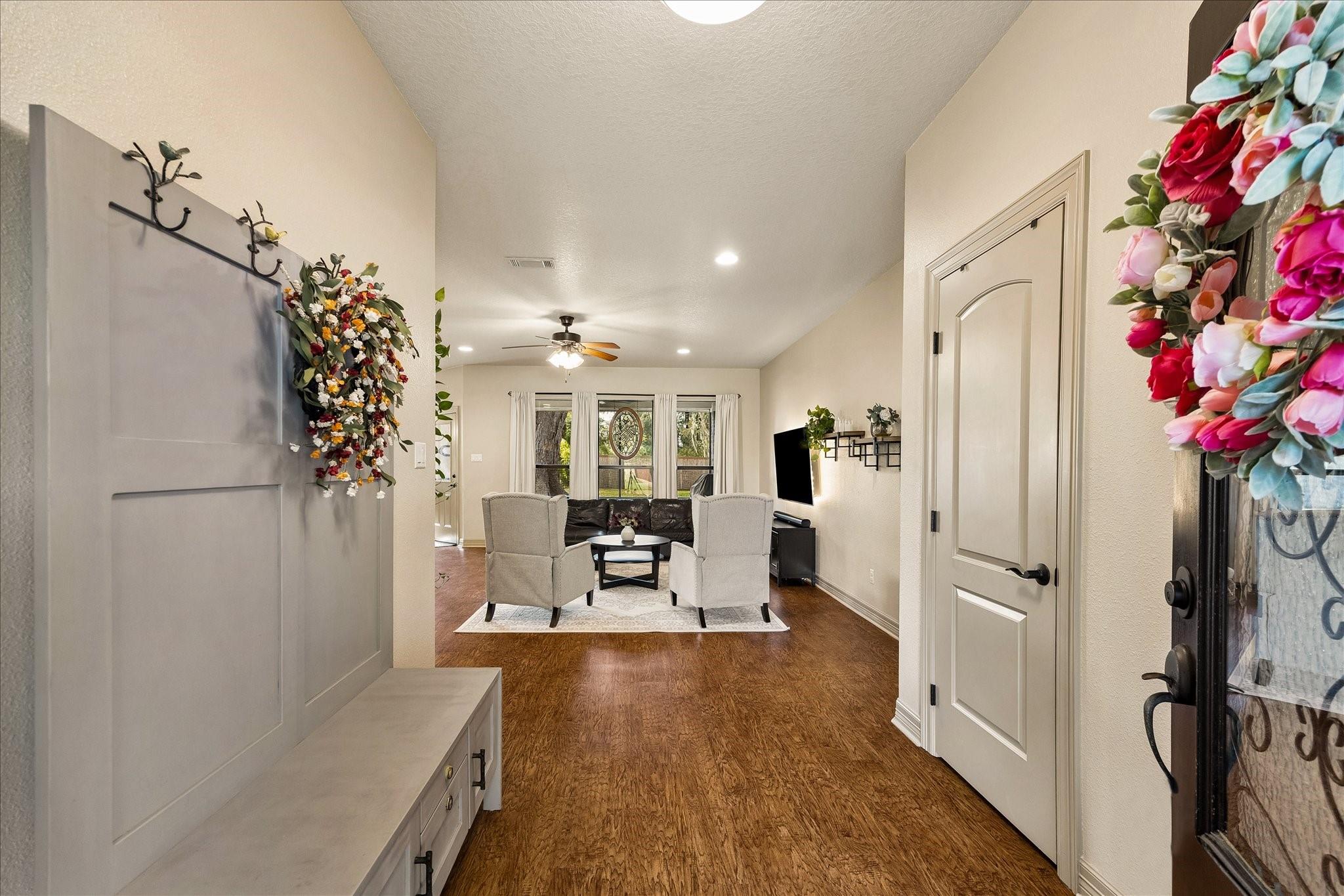 105 Blue Jay Drive Property Photo 8