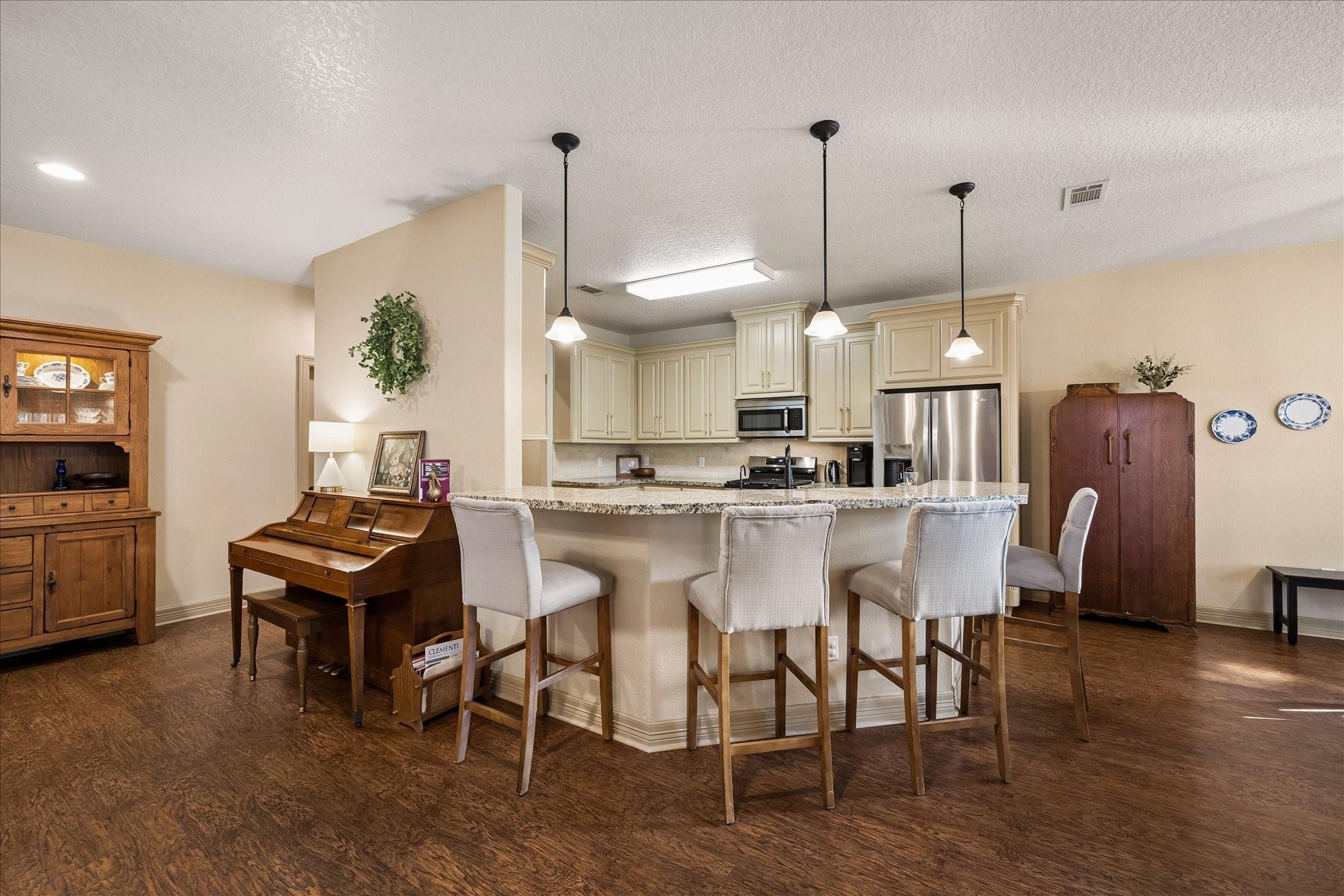 105 Blue Jay Drive Property Photo 10